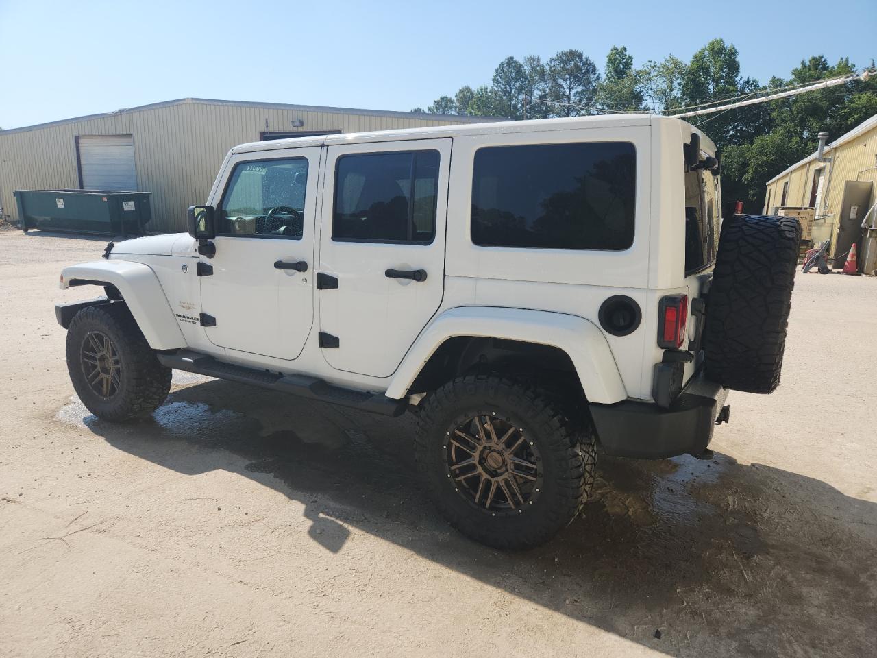2014 Jeep Wrangler Unlimited Sahara White vin: 1C4BJWEG5EL150710 Damage: Left Rear Door, Dent(S) W/No Paint Dmg, < 1/8 Inch