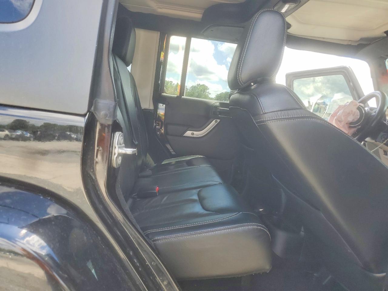 2015 Jeep Wrangler Unlimited Sahara Black vin: 1C4BJWEG5FL624365