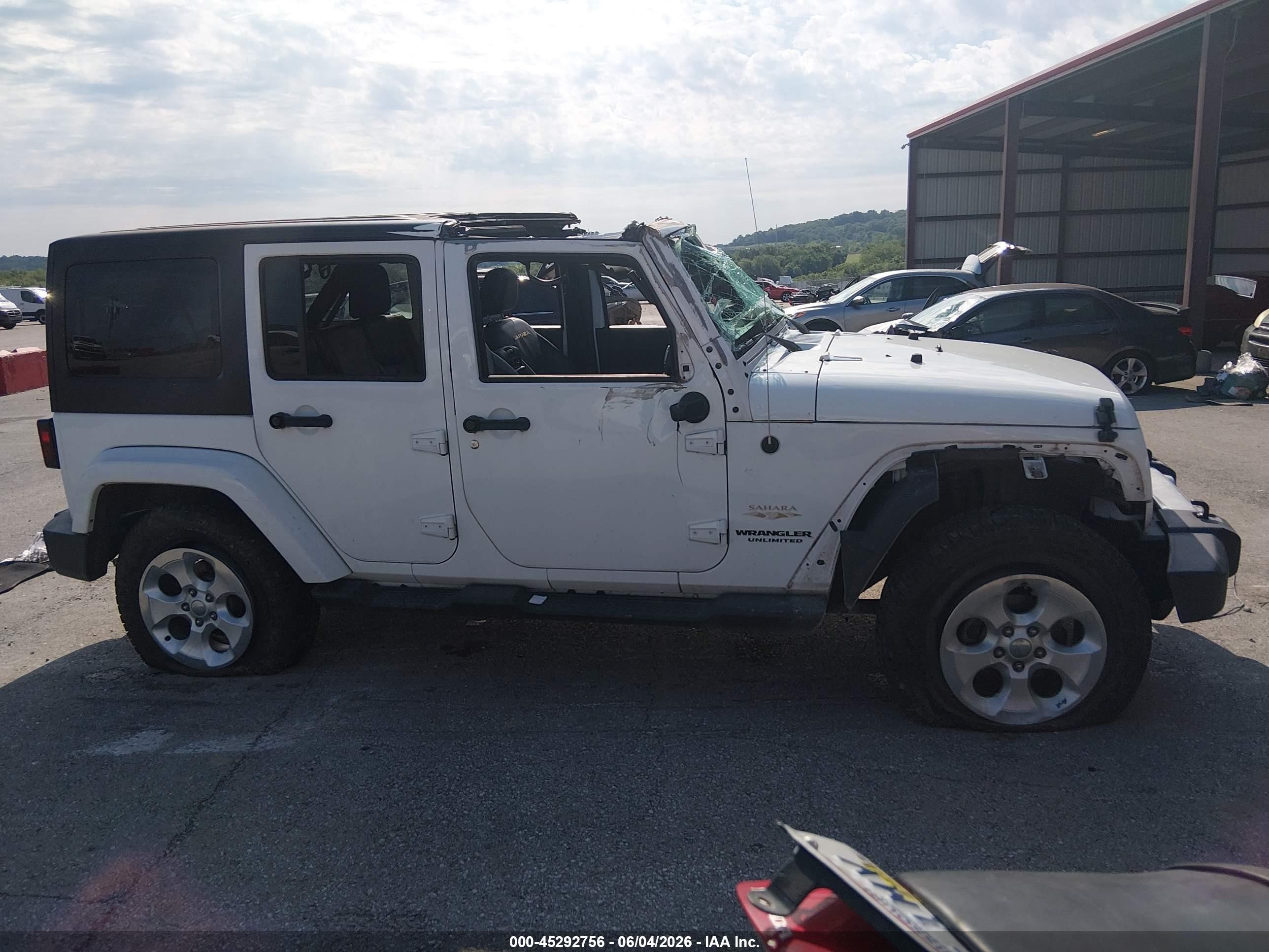 2015 Jeep Wrangler Unlimited Sahara White vin: 1C4BJWEG5FL624446
