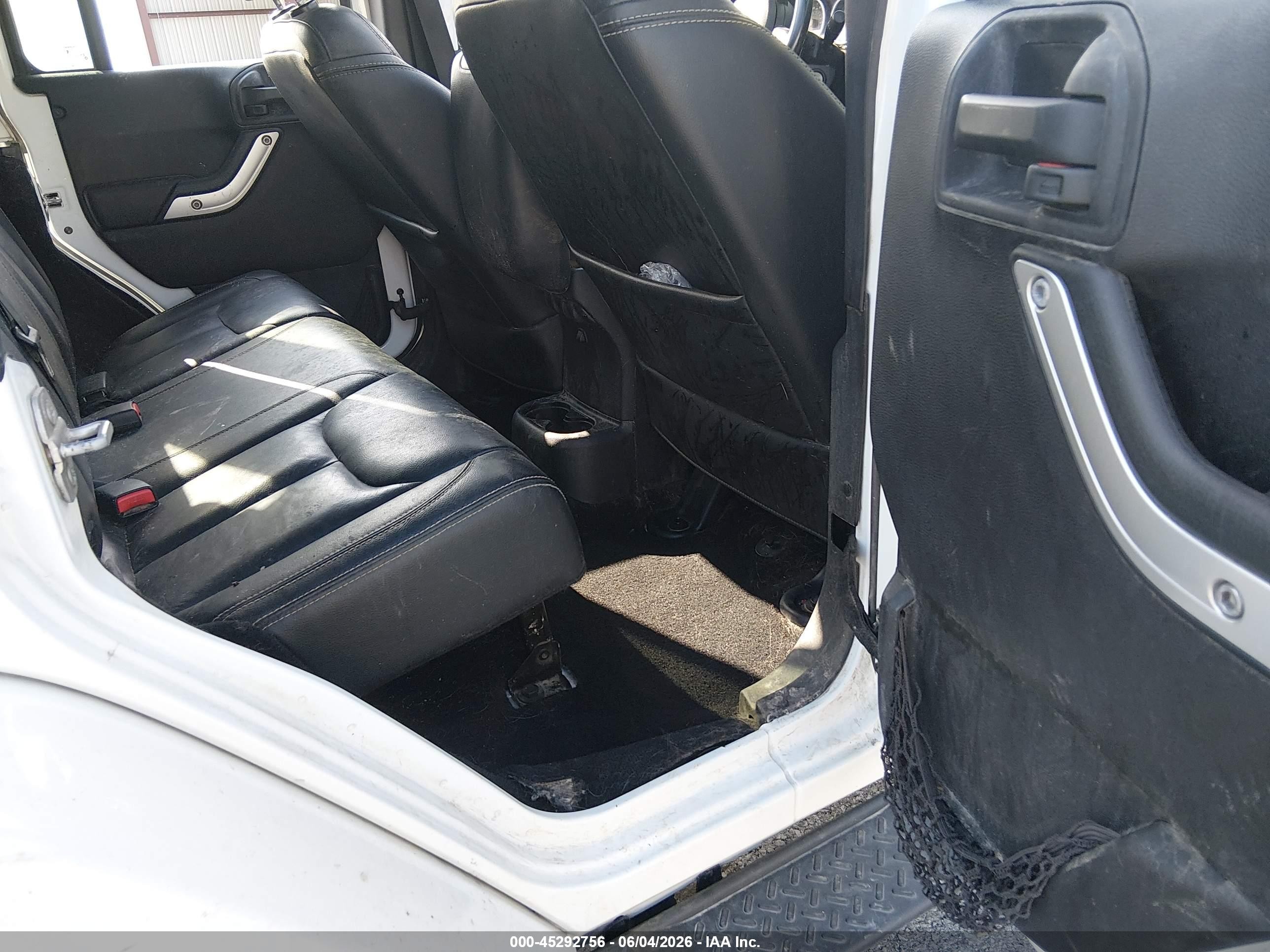 2015 Jeep Wrangler Unlimited Sahara White vin: 1C4BJWEG5FL624446