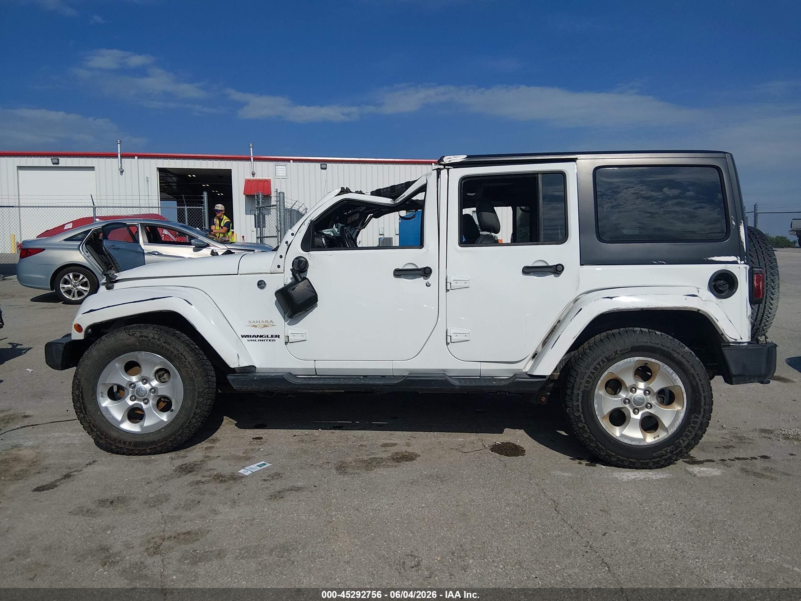 2015 Jeep Wrangler Unlimited Sahara White vin: 1C4BJWEG5FL624446