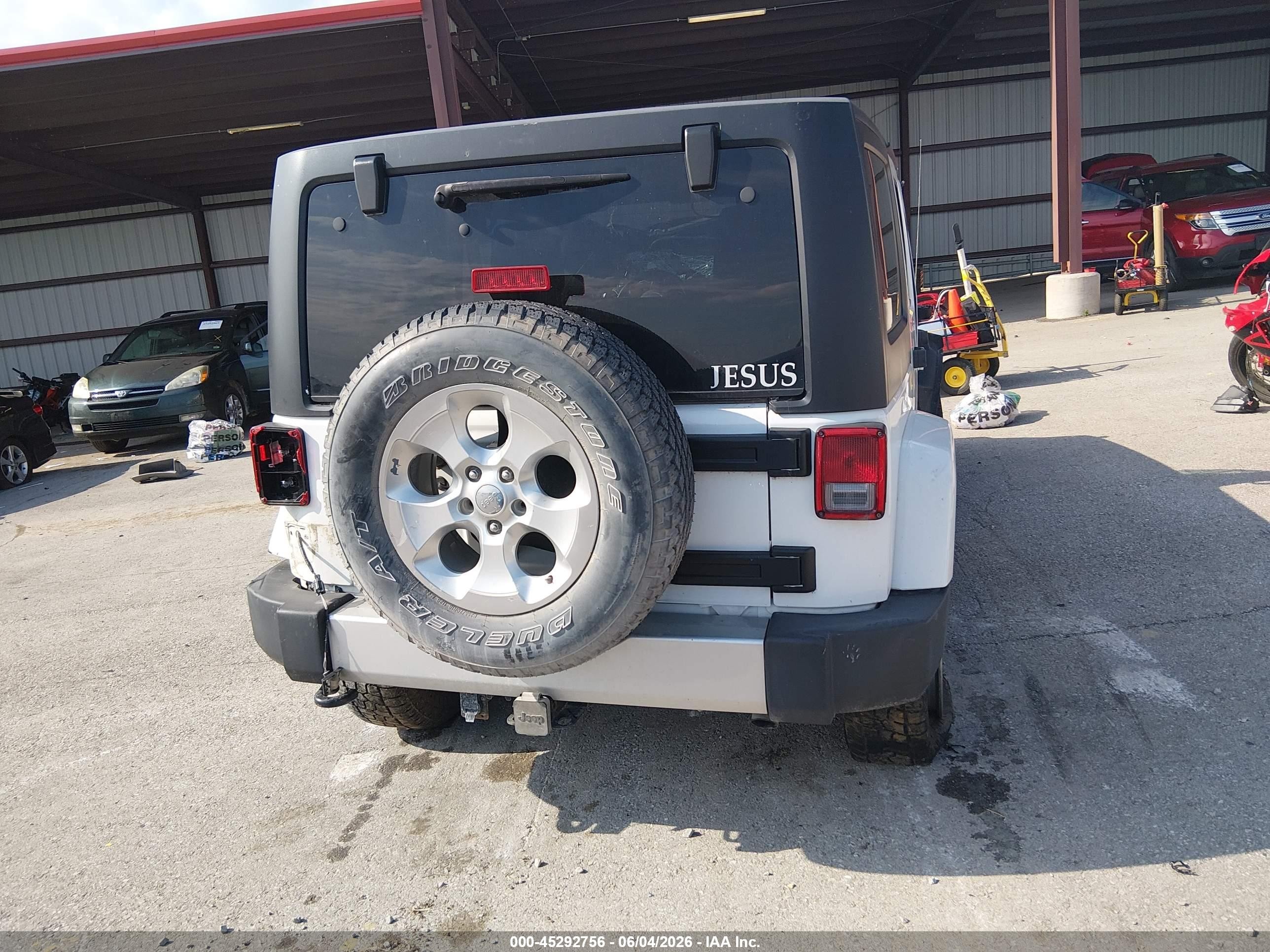 2015 Jeep Wrangler Unlimited Sahara White vin: 1C4BJWEG5FL624446