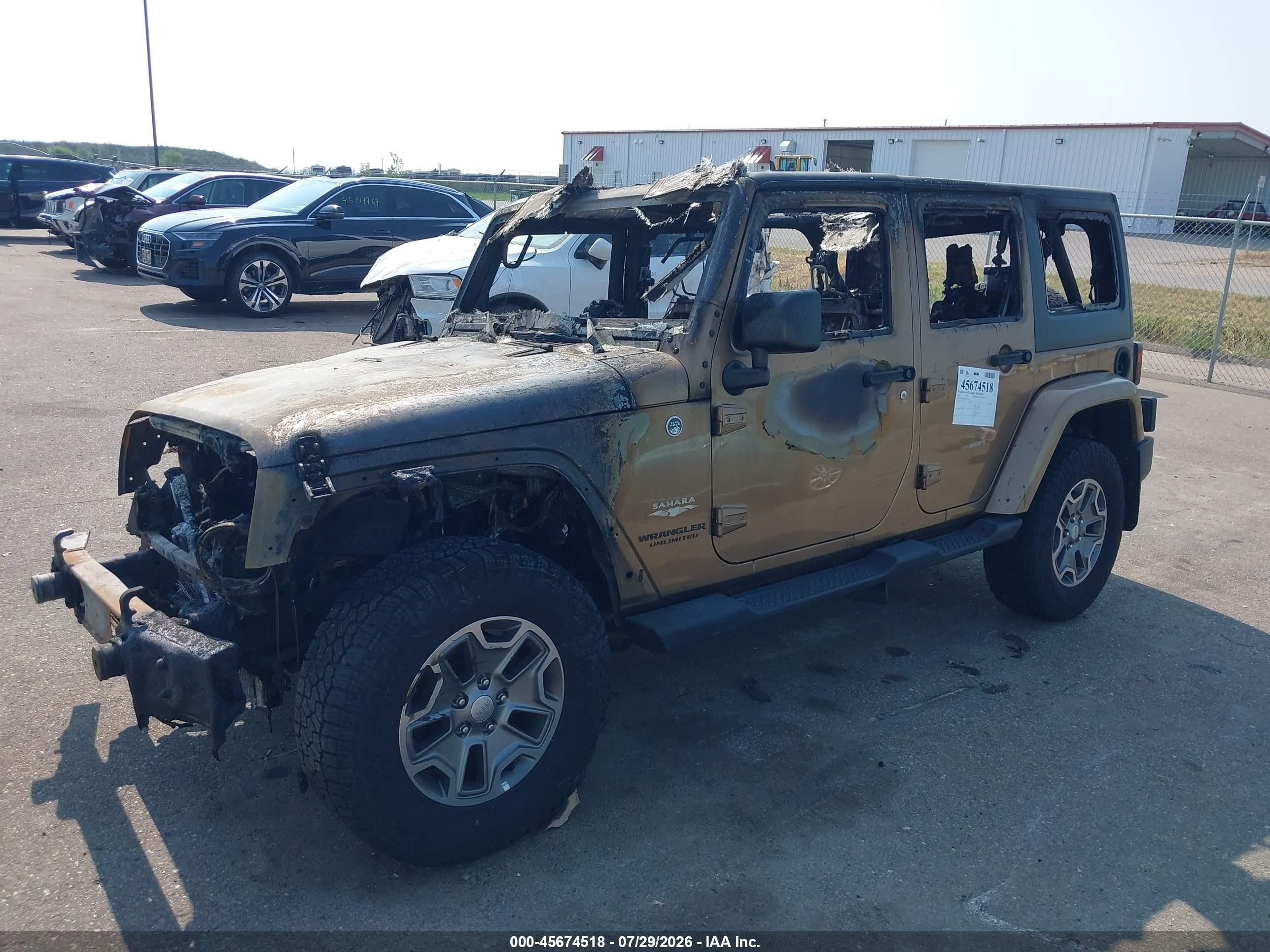 2015 Jeep Wrangler Unlimited Sahara Gold vin: 1C4BJWEG5FL630747