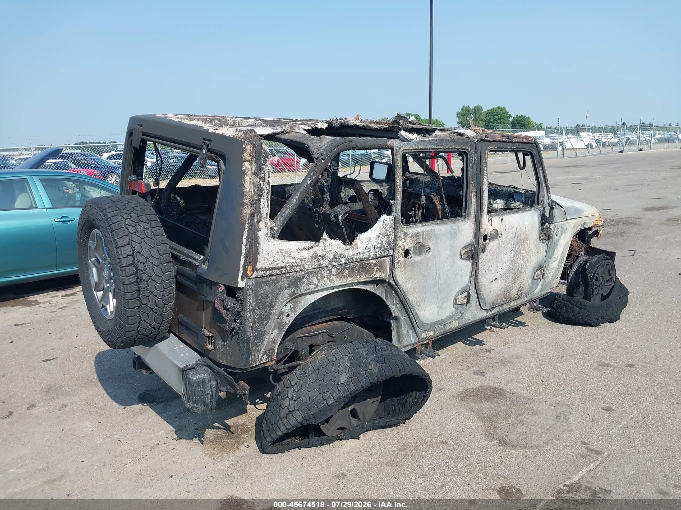 2015 Jeep Wrangler Unlimited Sahara Gold vin: 1C4BJWEG5FL630747
