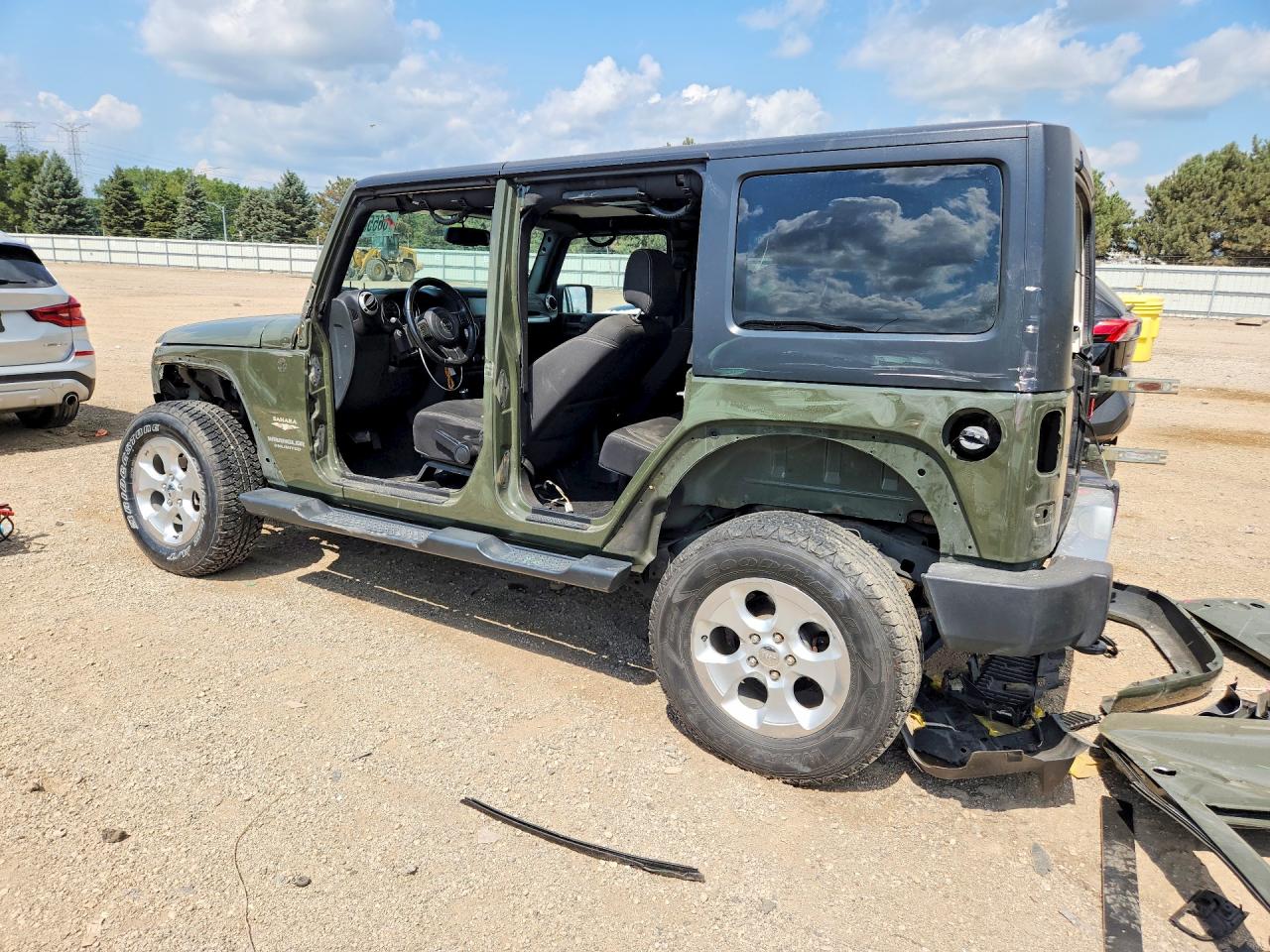 2015 Jeep Wrangler Unlimited Sahara Green vin: 1C4BJWEG5FL741539