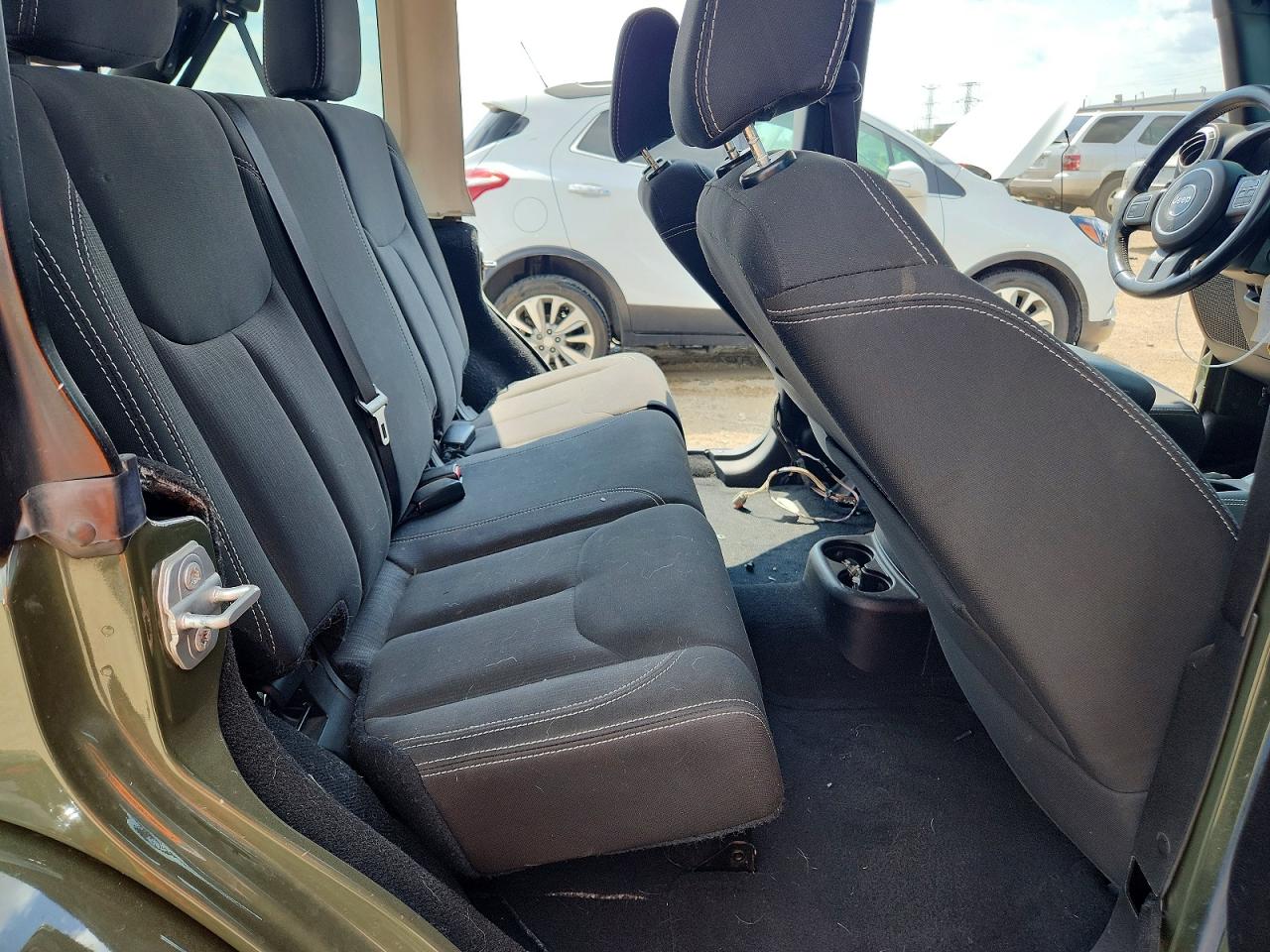 2015 Jeep Wrangler Unlimited Sahara Green vin: 1C4BJWEG5FL741539