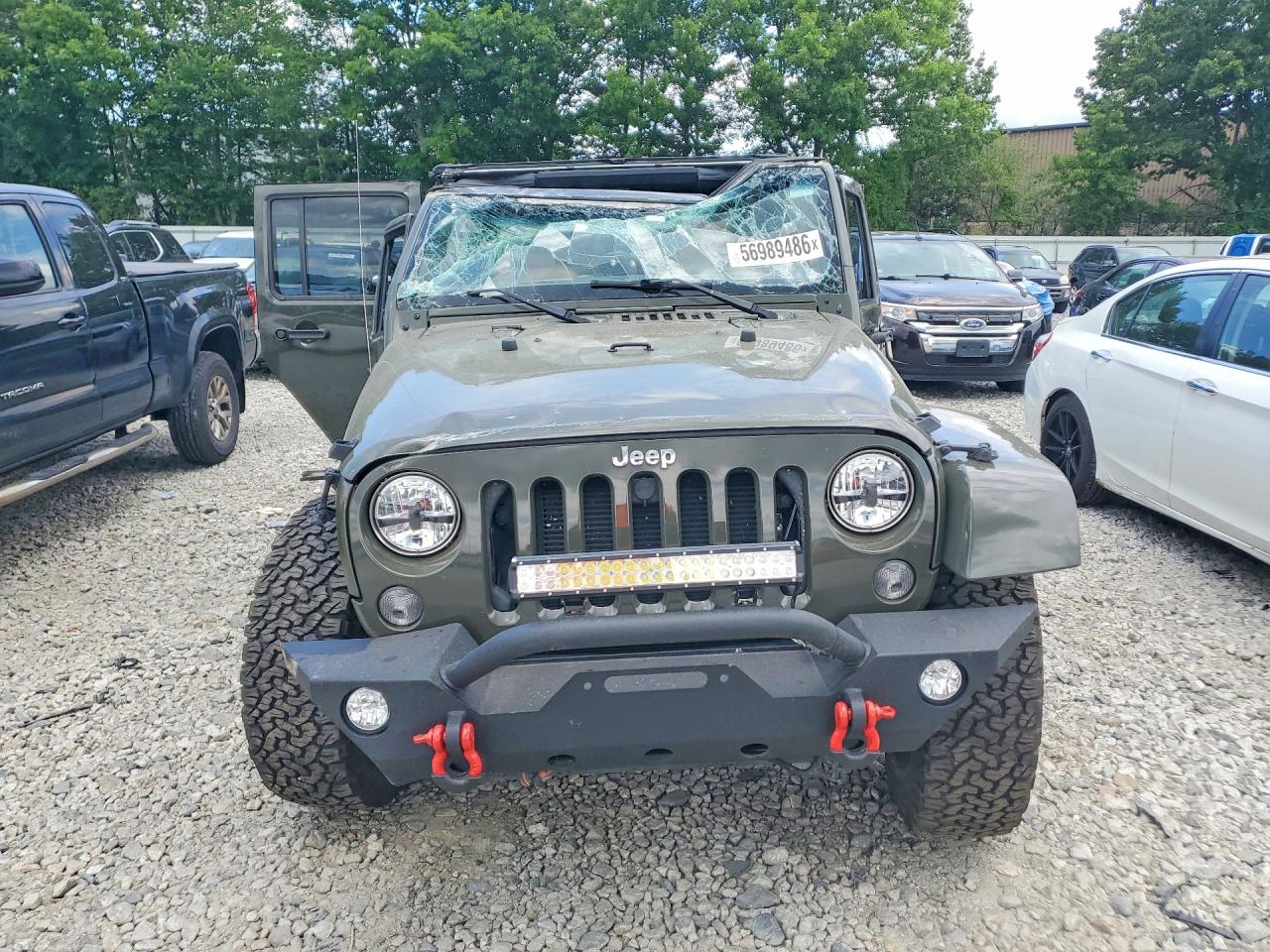 2015 Jeep Wrangler Unlimited Sahara Green vin: 1C4BJWEG5FL757322