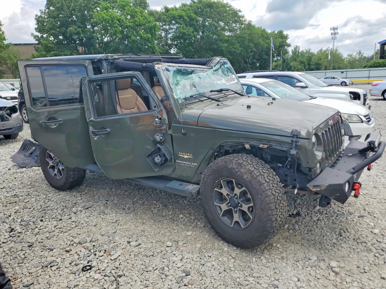 2015 Jeep Wrangler Unlimited Sahara Green vin: 1C4BJWEG5FL757322