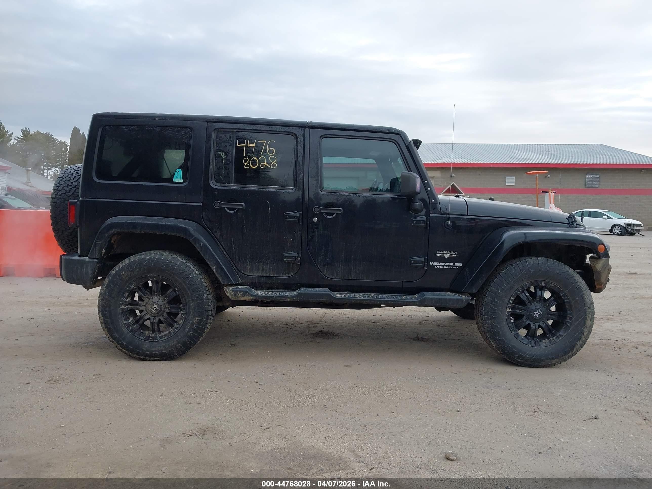 2016 Jeep Wrangler Unlimited Sahara Black vin: 1C4BJWEG5GL111201