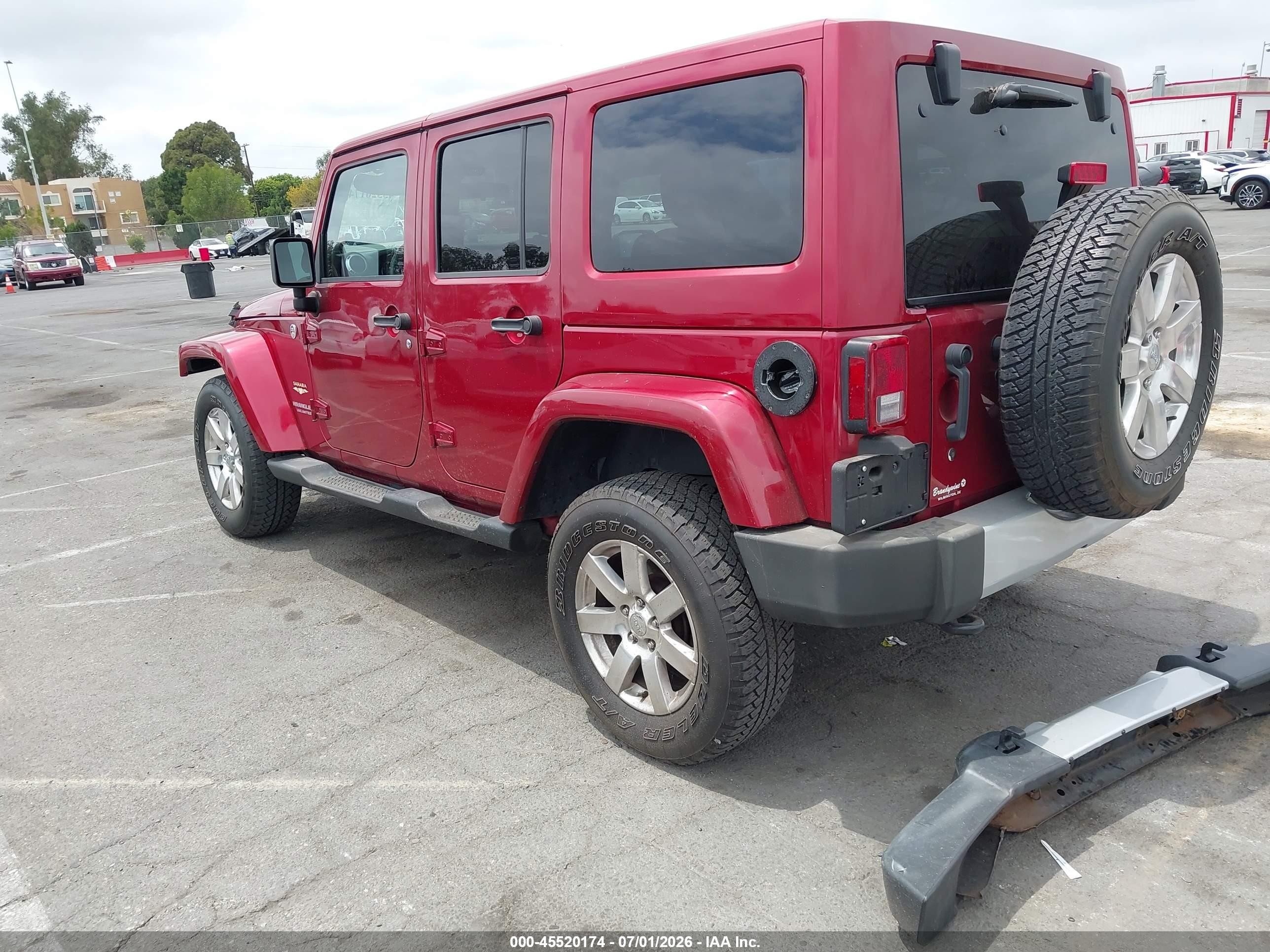 2012 Jeep Wrangler Unlimited Sahara Red vin: 1C4BJWEG6CL120404