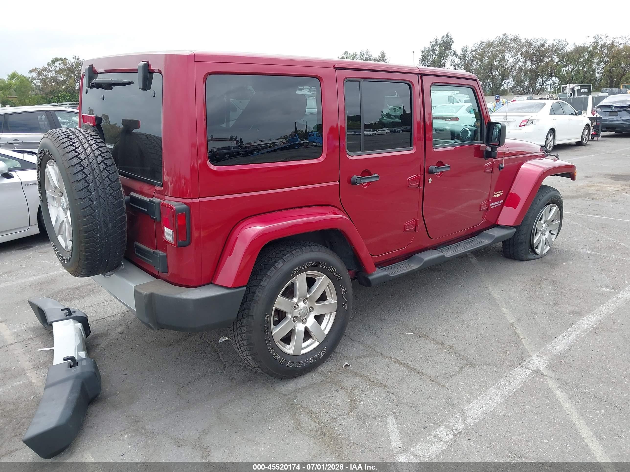 2012 Jeep Wrangler Unlimited Sahara Red vin: 1C4BJWEG6CL120404