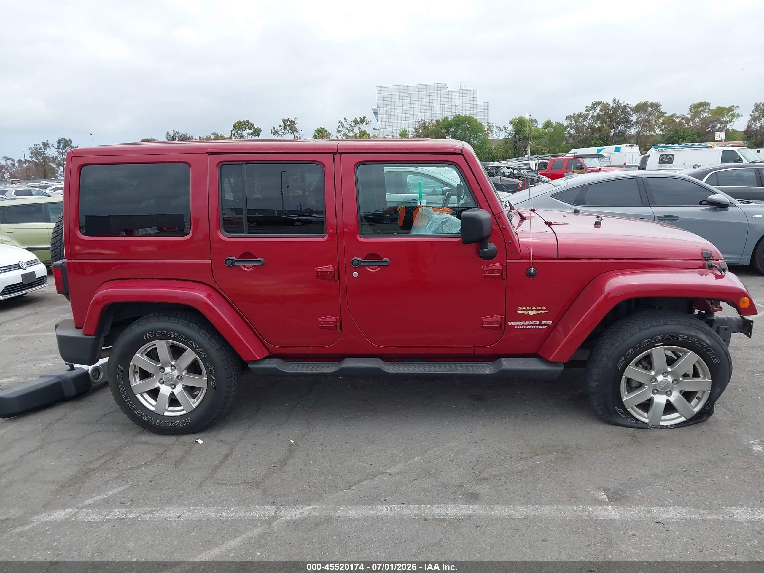 2012 Jeep Wrangler Unlimited Sahara Red vin: 1C4BJWEG6CL120404