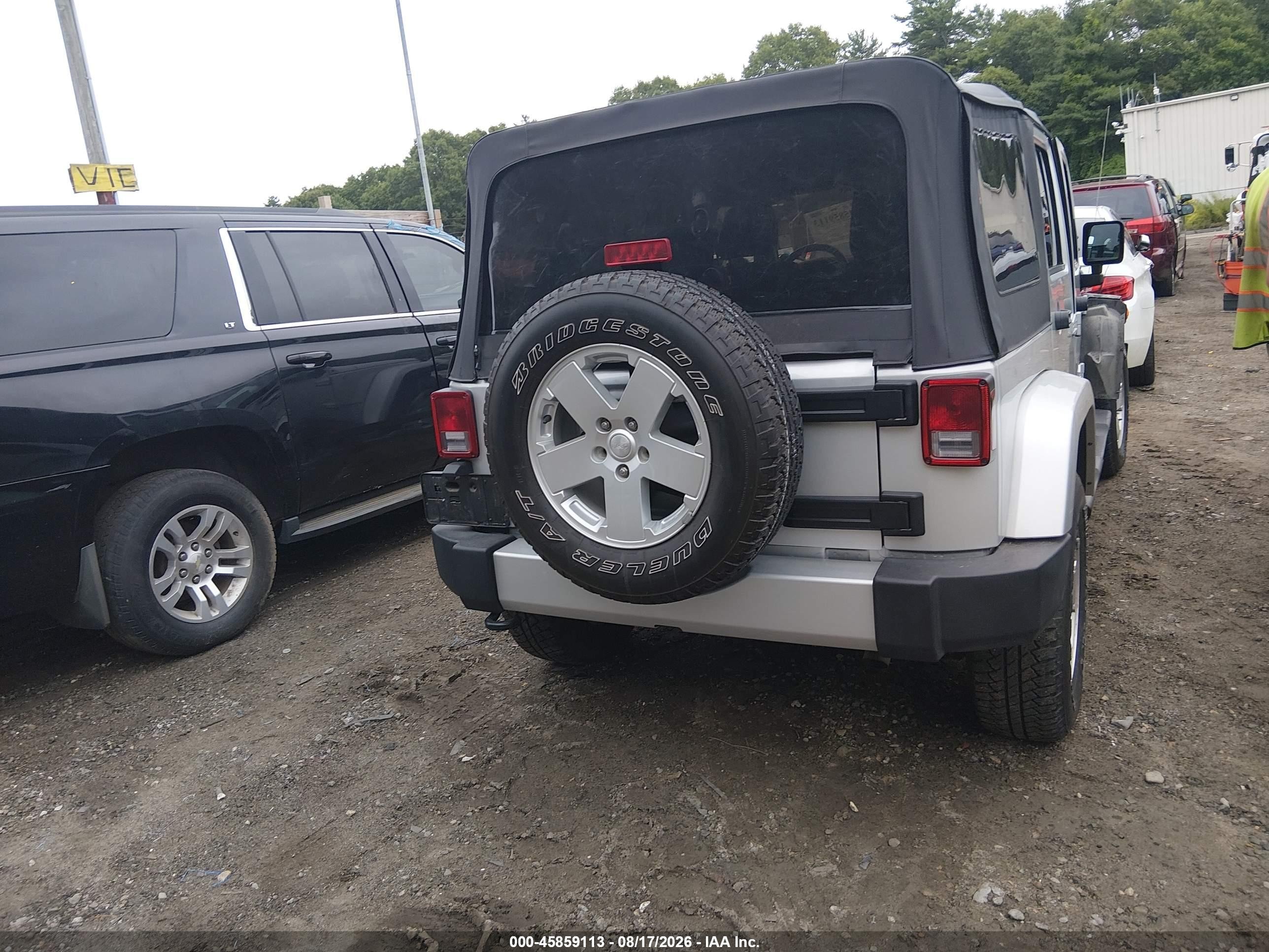 2012 Jeep Wrangler Unlimited Sahara Silver vin: 1C4BJWEG6CL253289