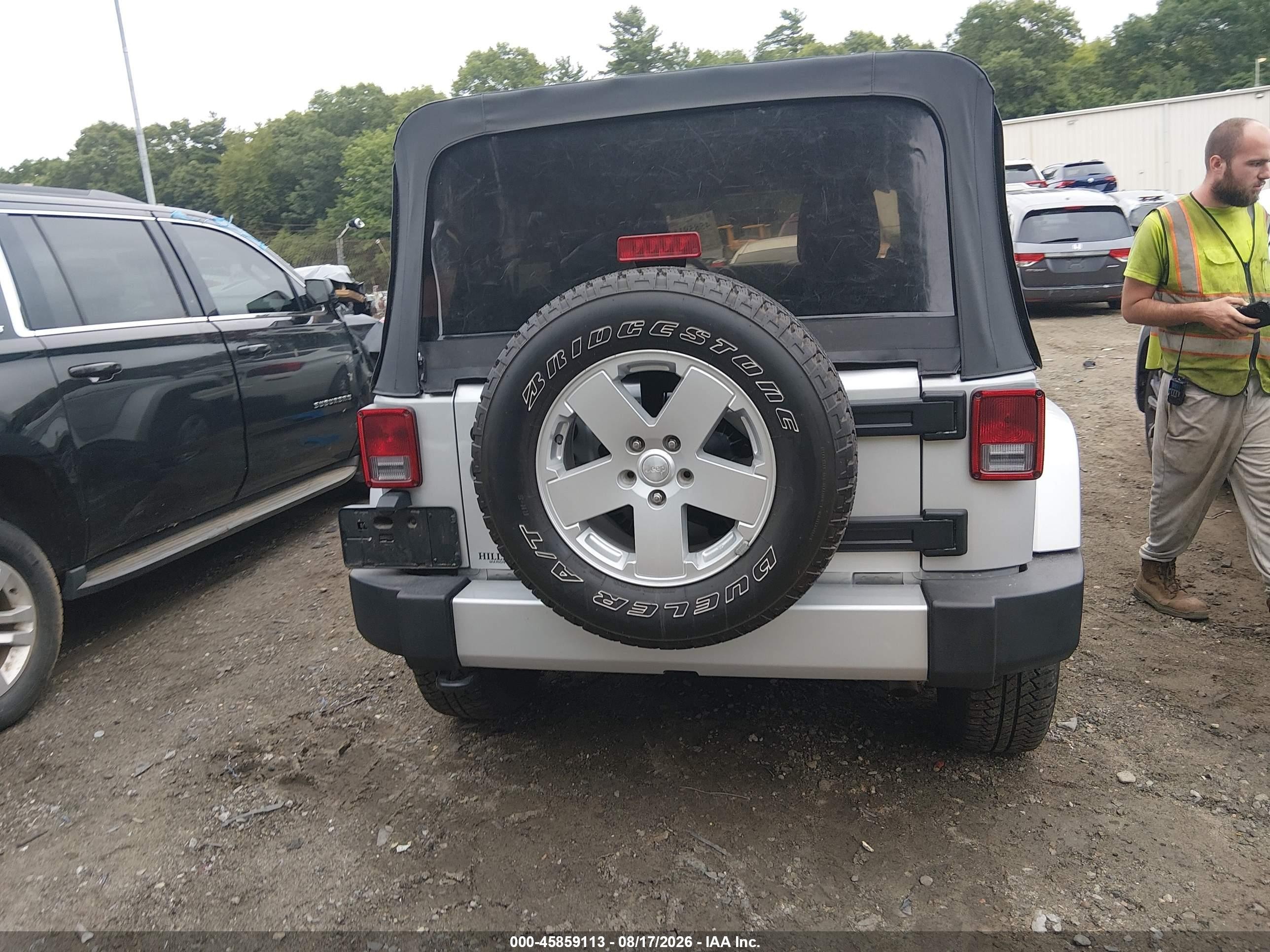 2012 Jeep Wrangler Unlimited Sahara Silver vin: 1C4BJWEG6CL253289