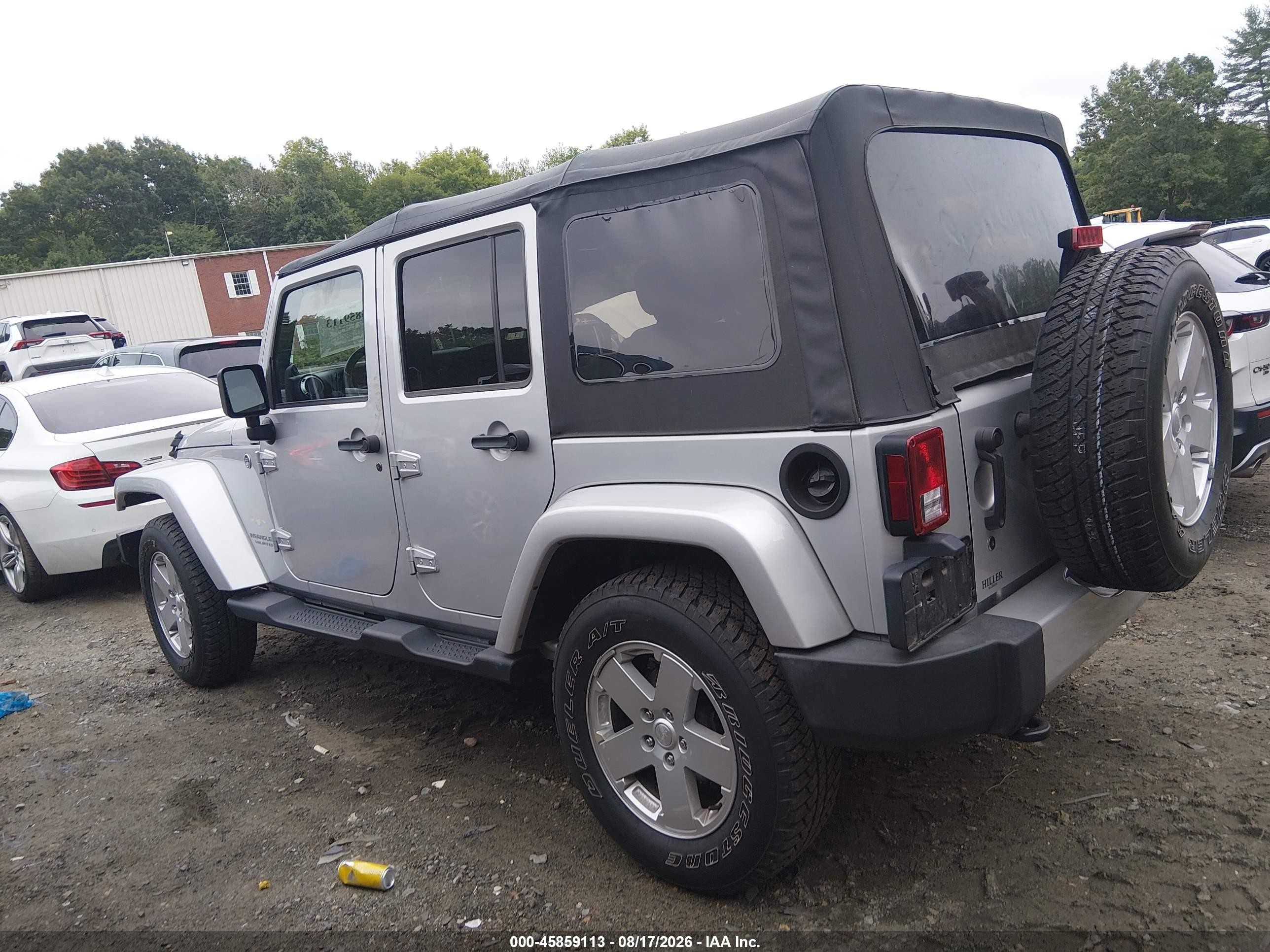 2012 Jeep Wrangler Unlimited Sahara Silver vin: 1C4BJWEG6CL253289