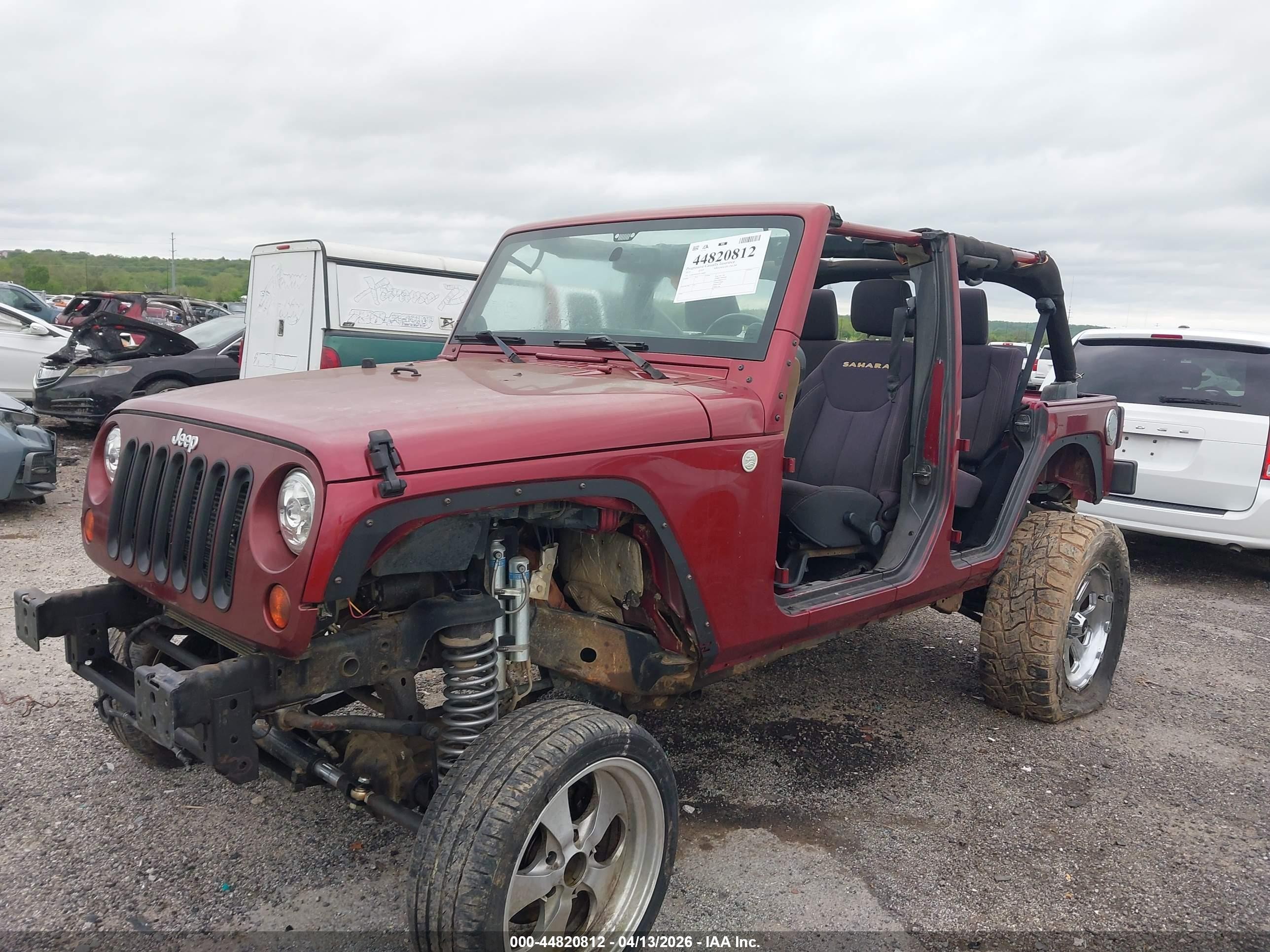 2013 Jeep Wrangler Unlimited Sahara Maroon vin: 1C4BJWEG6DL508962