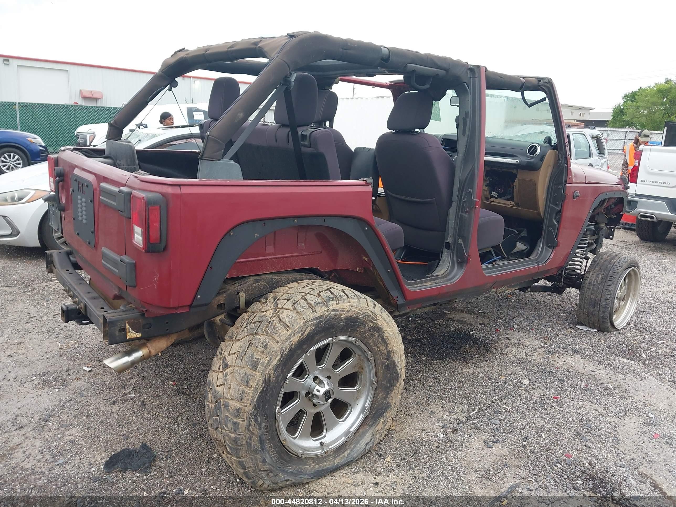 2013 Jeep Wrangler Unlimited Sahara Maroon vin: 1C4BJWEG6DL508962