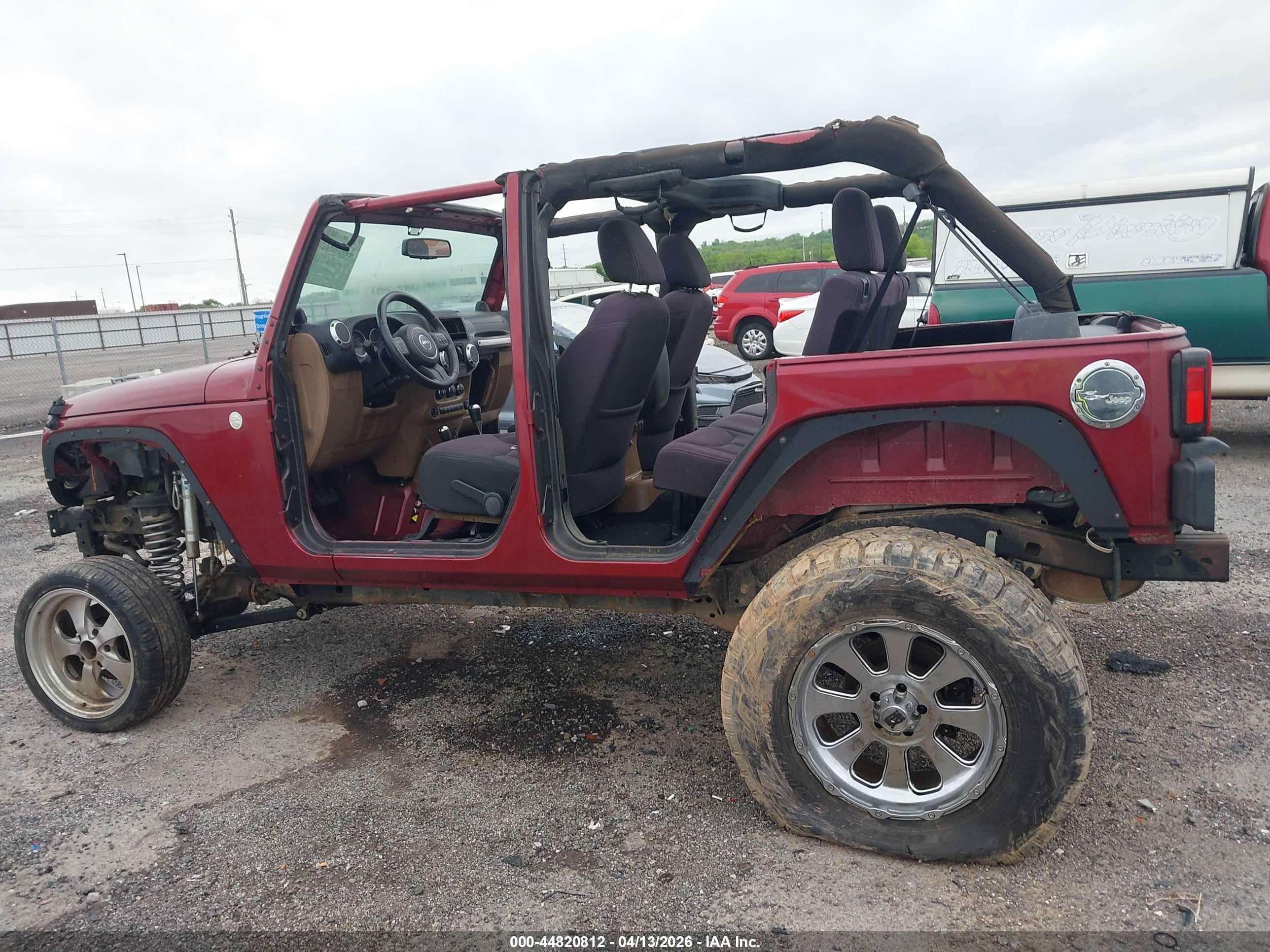 2013 Jeep Wrangler Unlimited Sahara Maroon vin: 1C4BJWEG6DL508962
