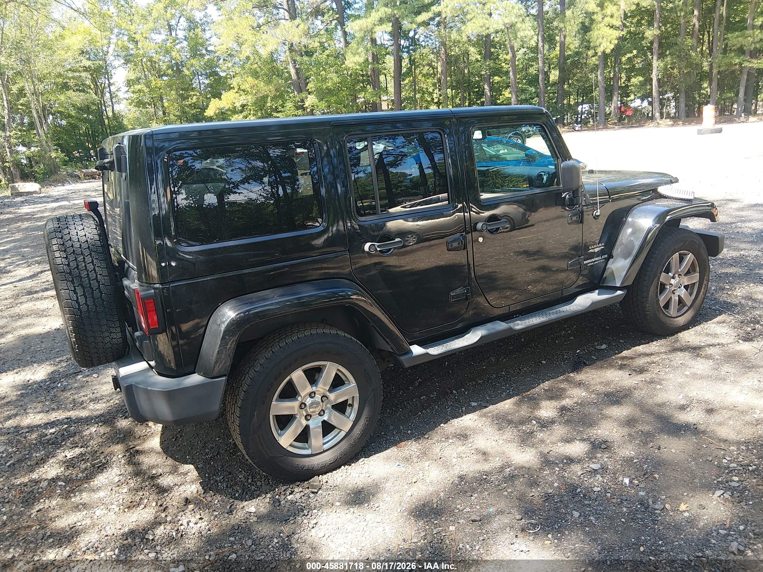 2013 Jeep Wrangler Unlimited Sahara Black vin: 1C4BJWEG6DL665682