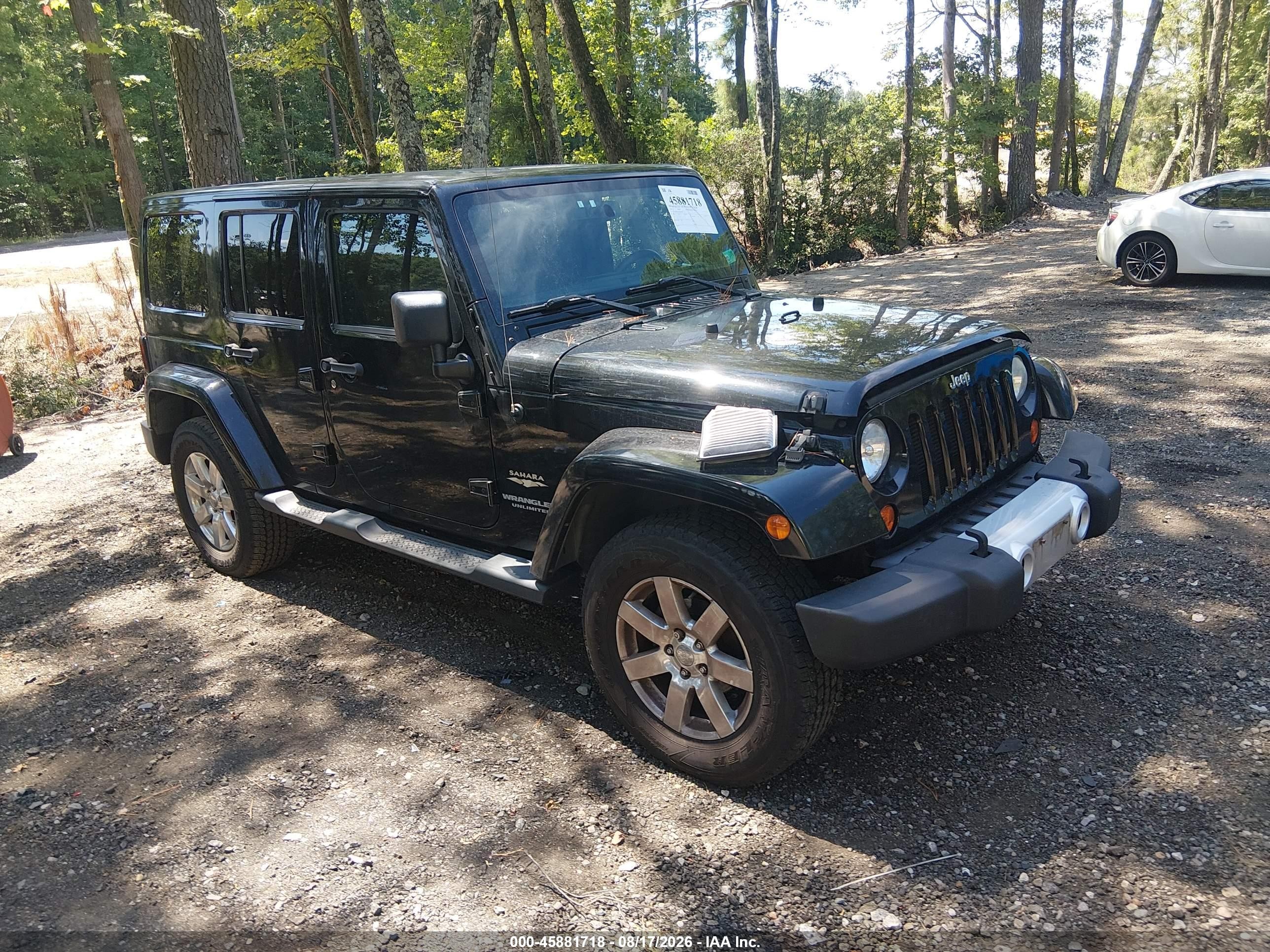 2013 Jeep Wrangler Unlimited Sahara Black vin: 1C4BJWEG6DL665682