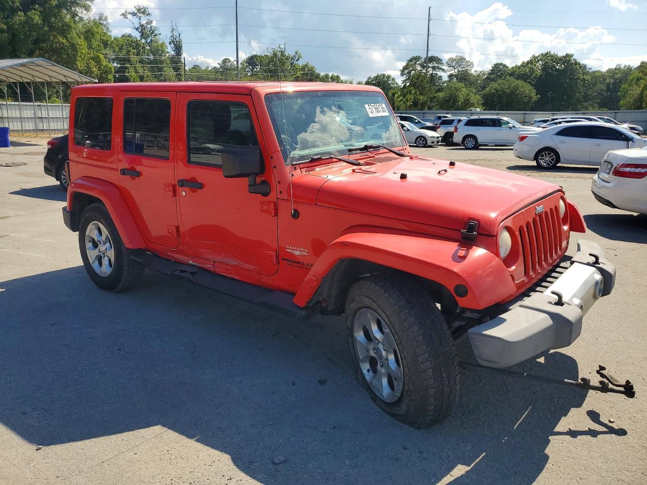 2013 Jeep Wrangler Unlimited Sahara Red vin: 1C4BJWEG6DL667058