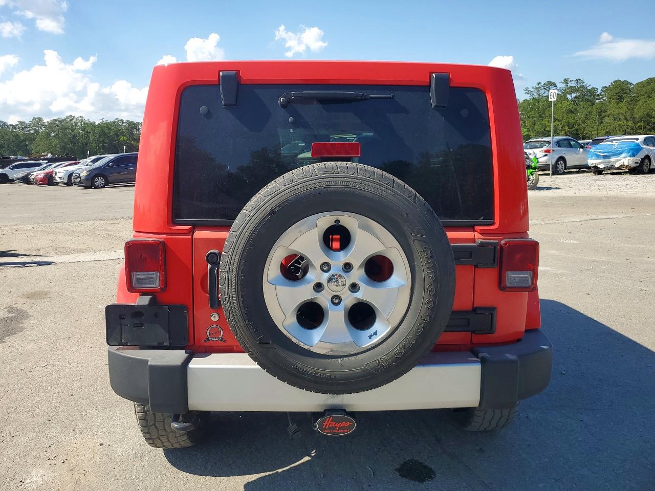 2013 Jeep Wrangler Unlimited Sahara Red vin: 1C4BJWEG6DL667058