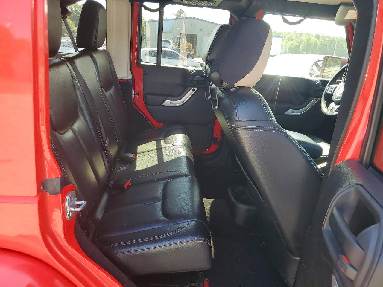 2013 Jeep Wrangler Unlimited Sahara Red vin: 1C4BJWEG6DL667058