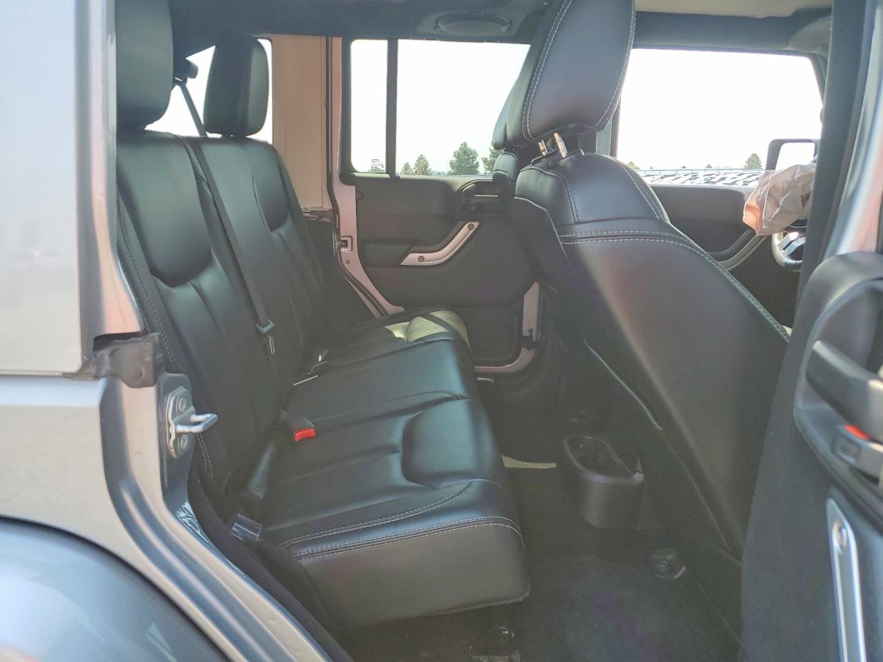 2014 Jeep Wrangler Unlimited Sahara Silver vin: 1C4BJWEG6EL150487