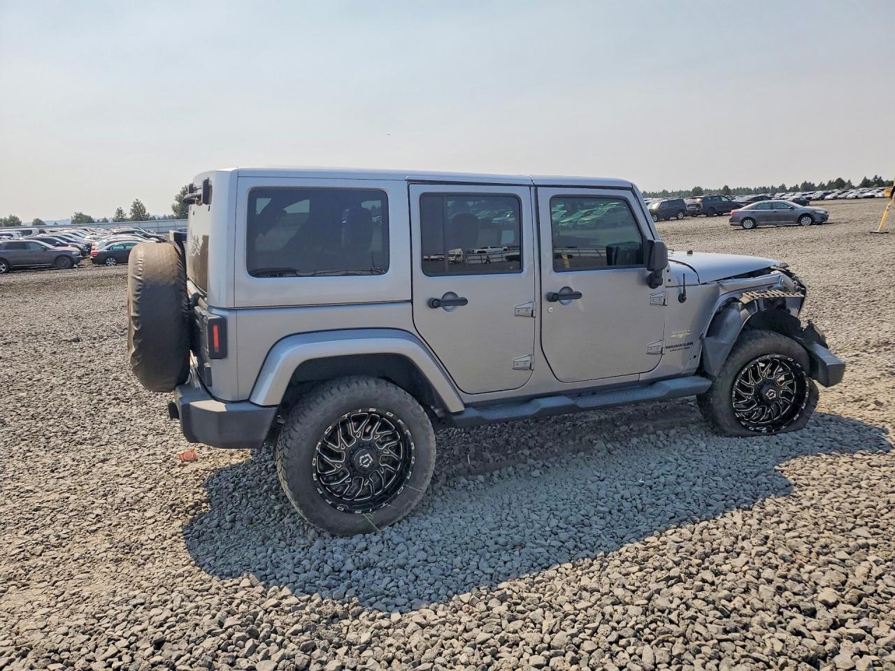 2014 Jeep Wrangler Unlimited Sahara Silver vin: 1C4BJWEG6EL150487