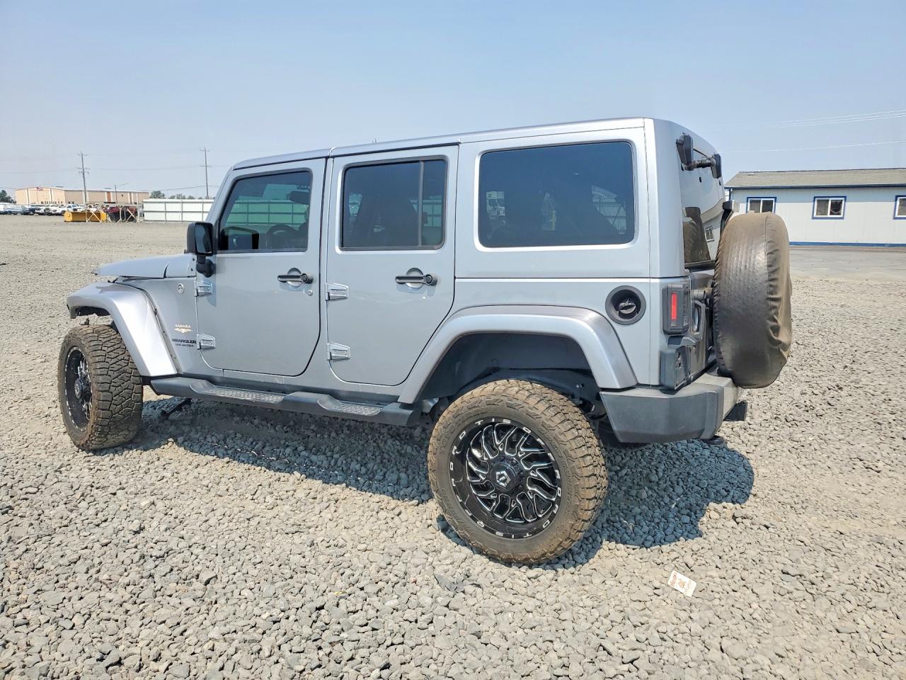2014 Jeep Wrangler Unlimited Sahara Silver vin: 1C4BJWEG6EL150487