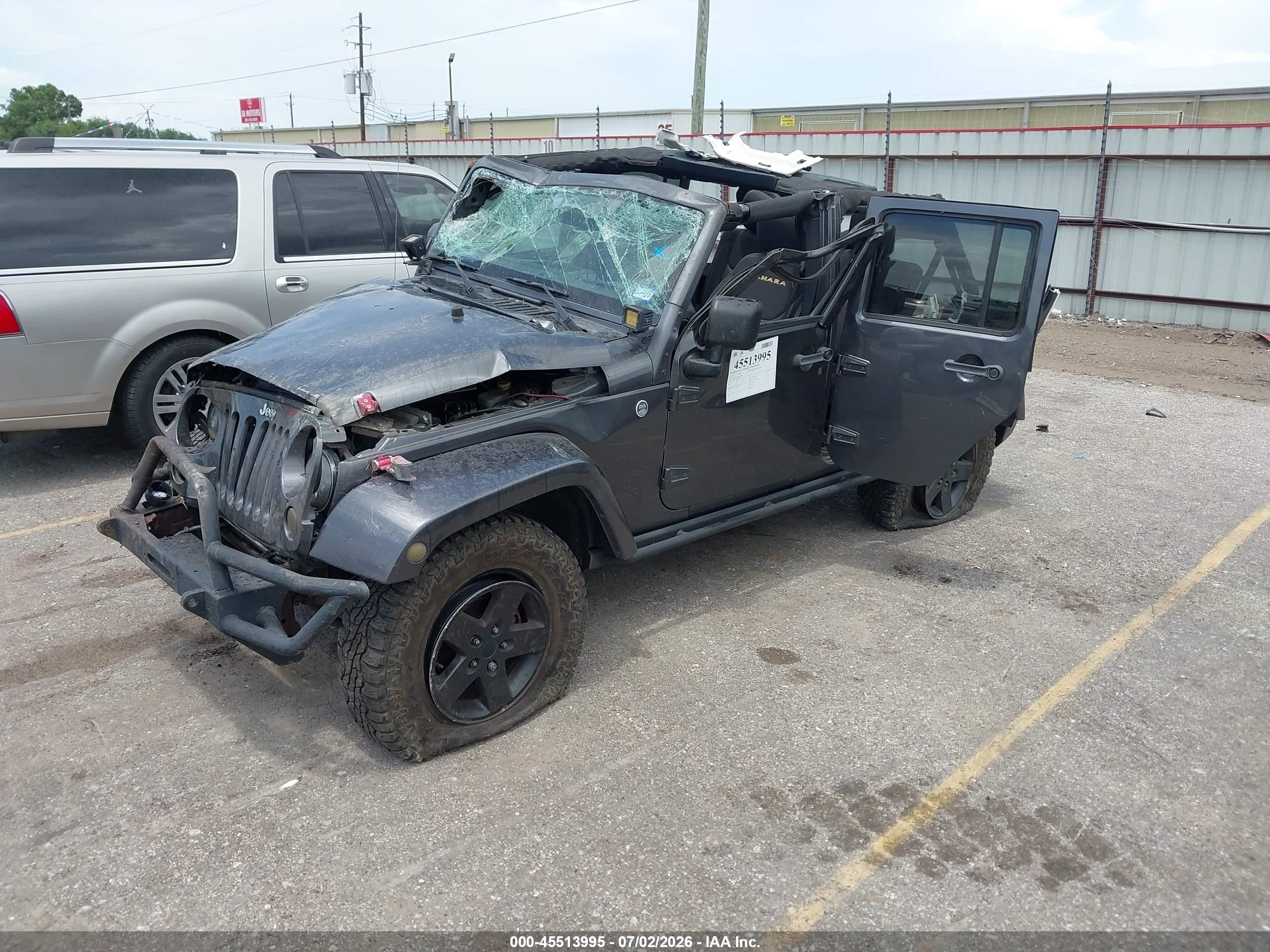 2014 Jeep Wrangler Unlimited Sahara Gray vin: 1C4BJWEG6EL167550