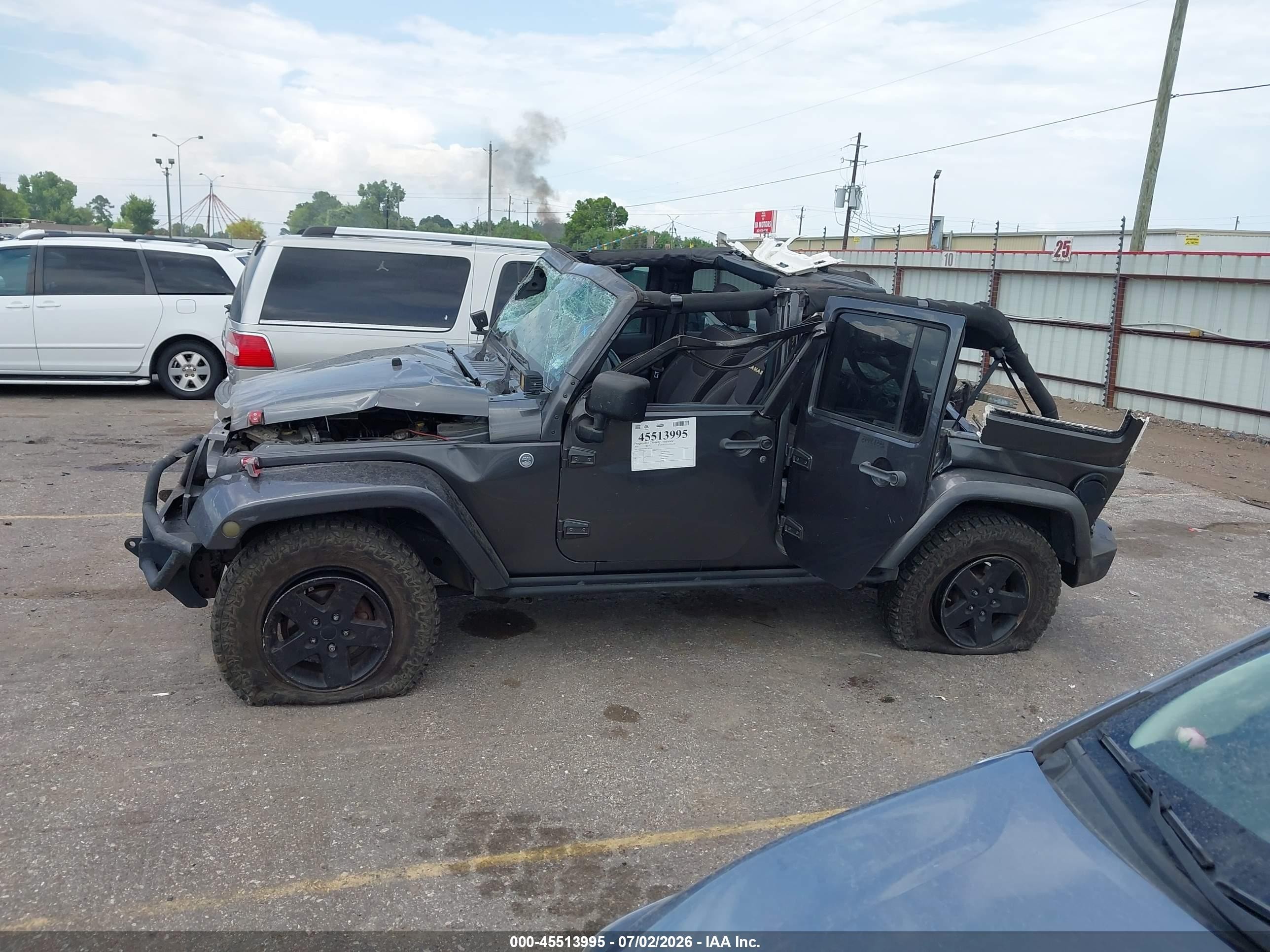 2014 Jeep Wrangler Unlimited Sahara Gray vin: 1C4BJWEG6EL167550
