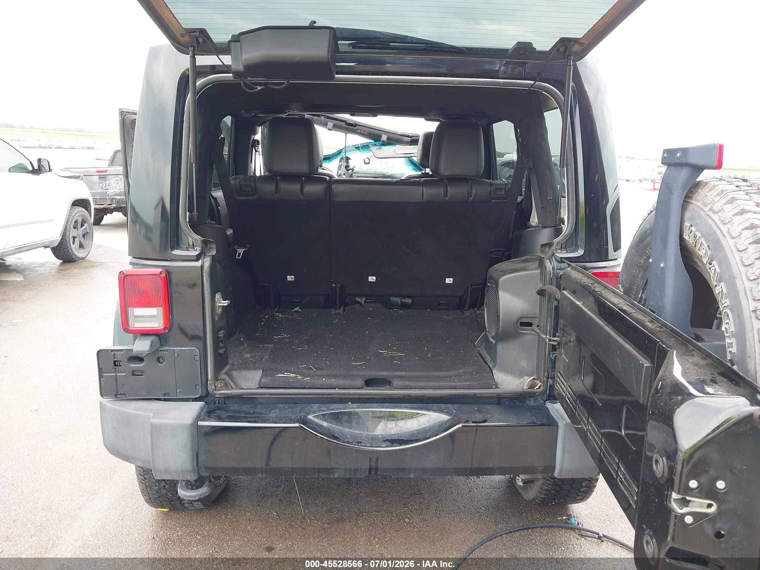 2014 Jeep Wrangler Unlimited Sahara Black vin: 1C4BJWEG6EL263324