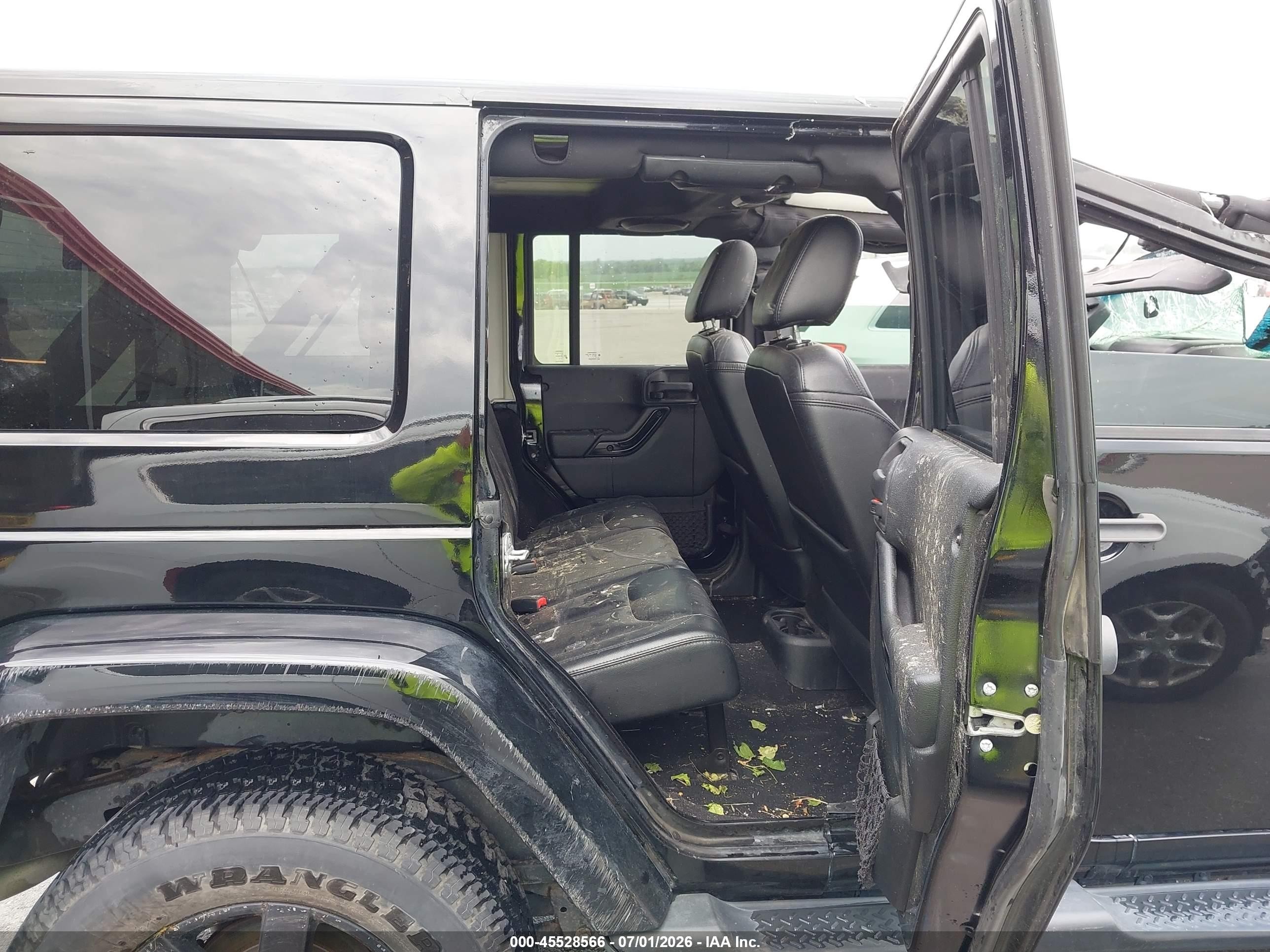 2014 Jeep Wrangler Unlimited Sahara Black vin: 1C4BJWEG6EL263324