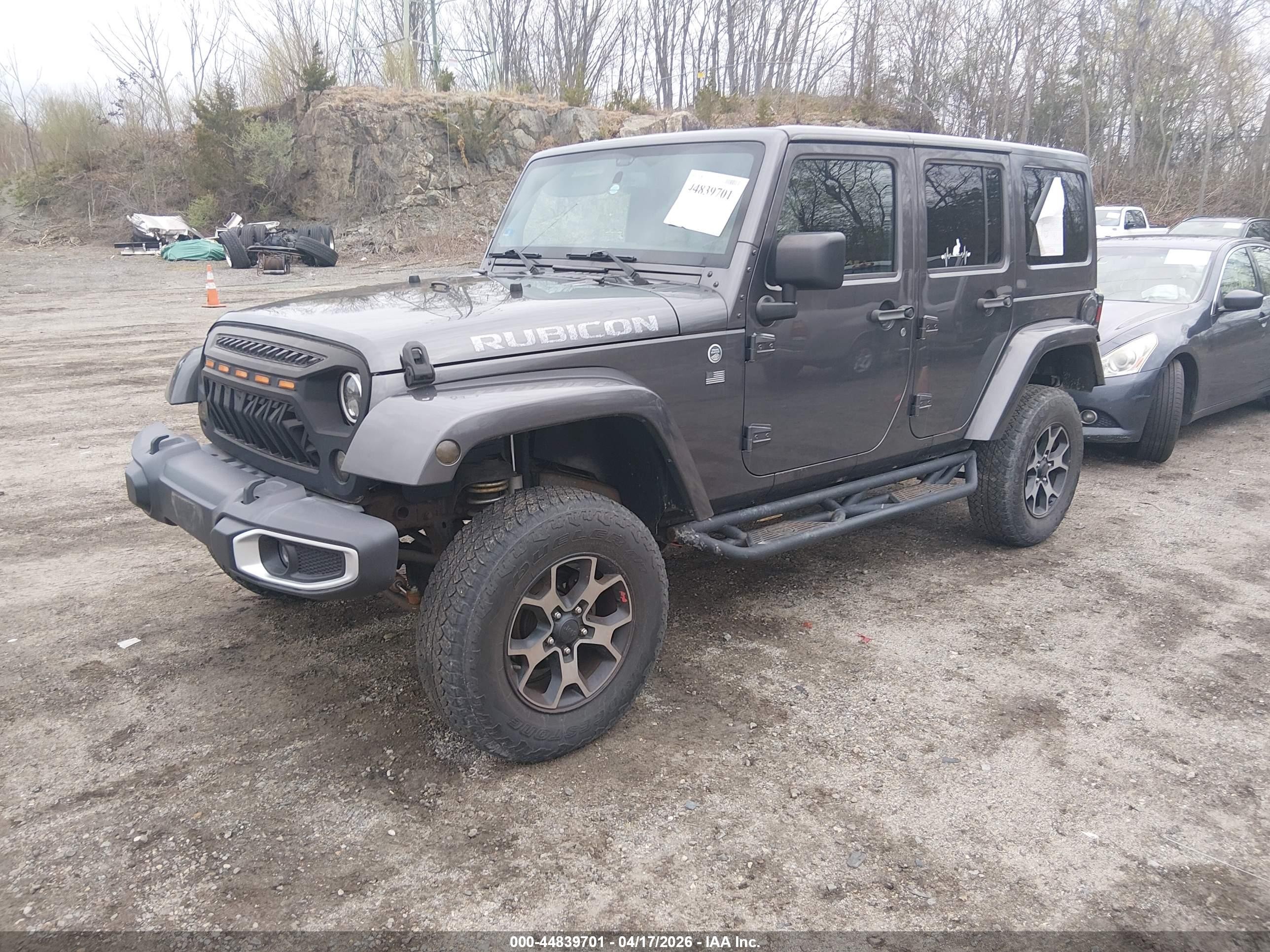 2014 Jeep Wrangler Unlimited Sahara Gray vin: 1C4BJWEG6EL272573