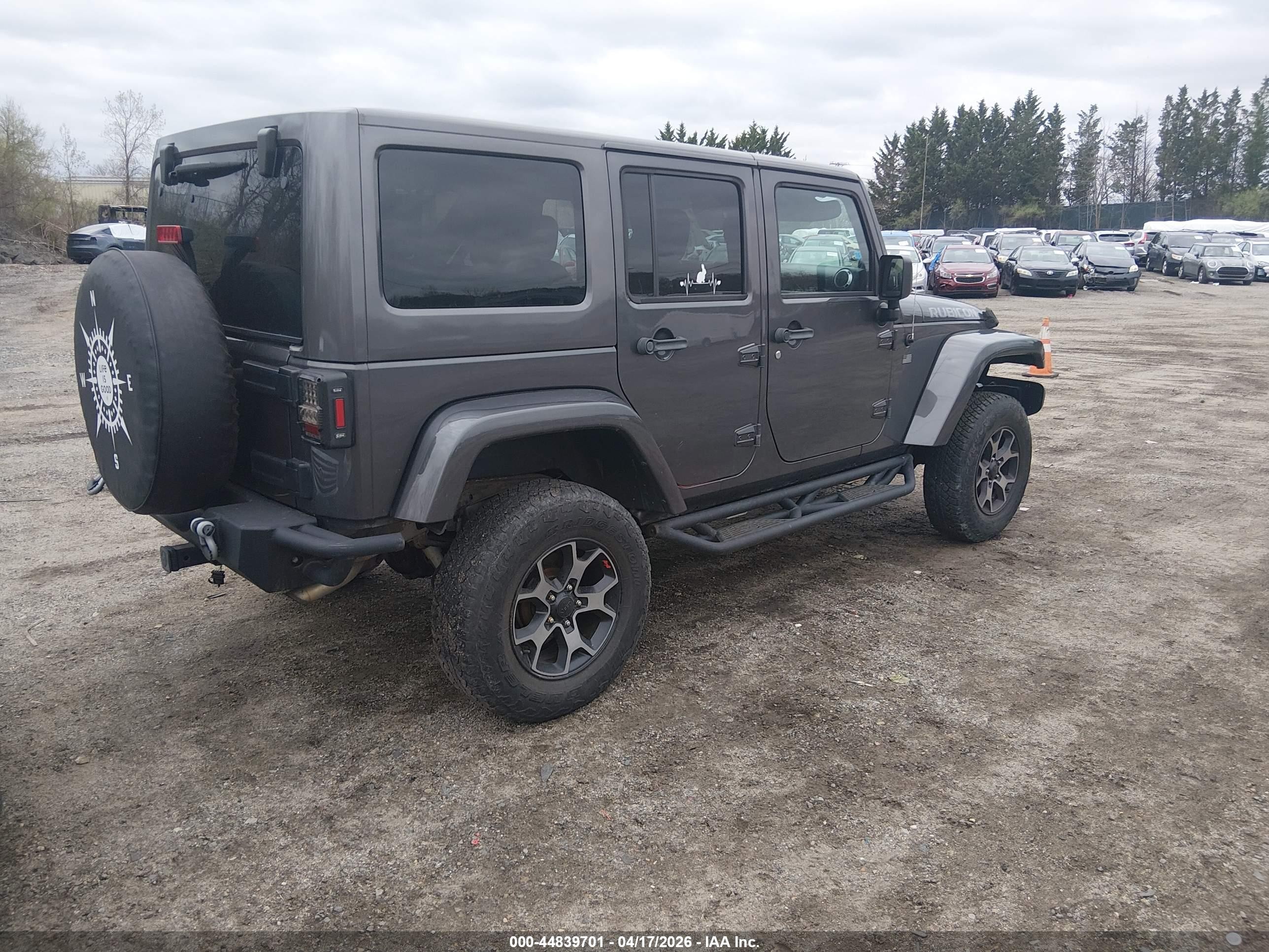 2014 Jeep Wrangler Unlimited Sahara Gray vin: 1C4BJWEG6EL272573