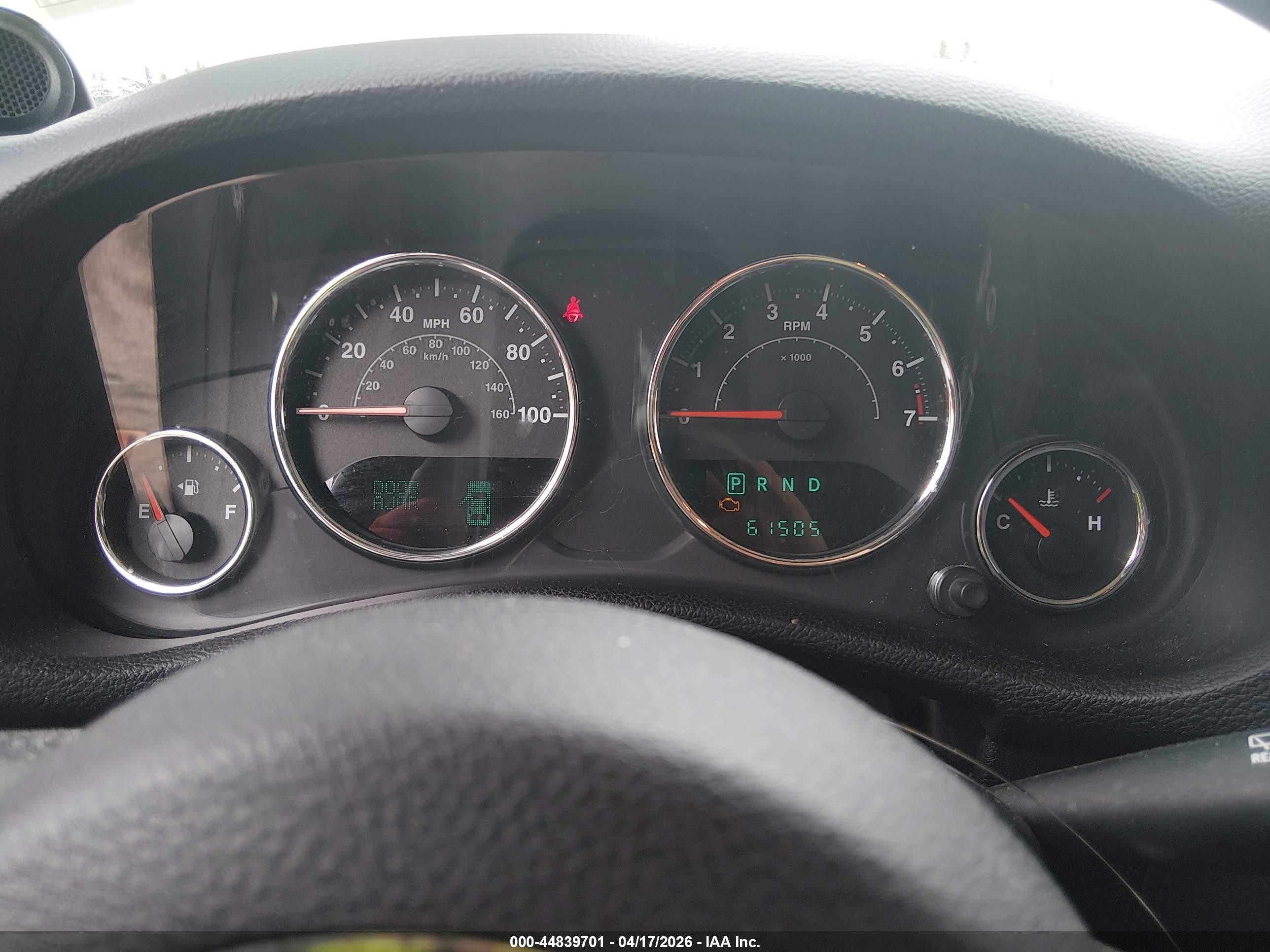 2014 Jeep Wrangler Unlimited Sahara Gray vin: 1C4BJWEG6EL272573