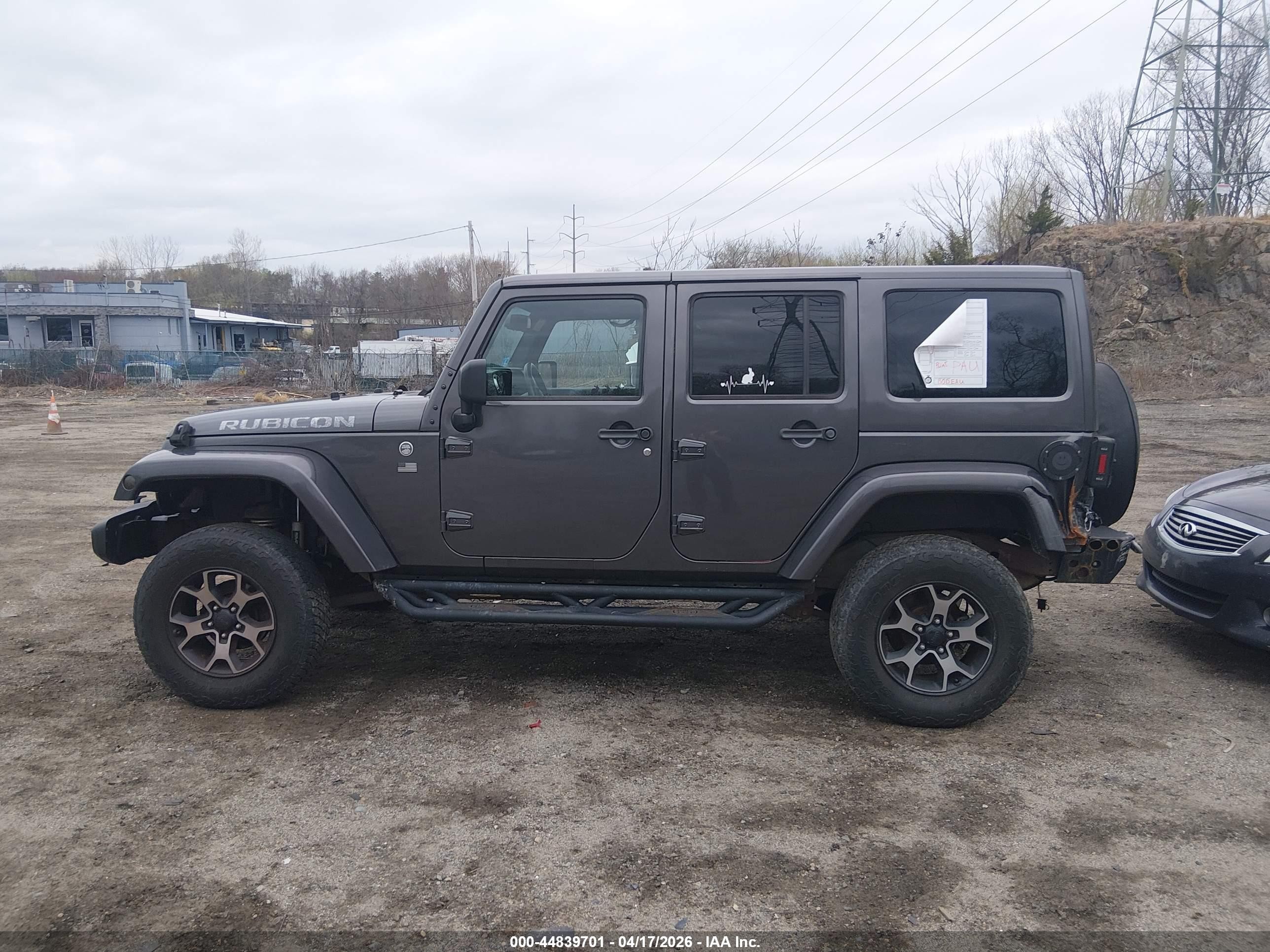 2014 Jeep Wrangler Unlimited Sahara Gray vin: 1C4BJWEG6EL272573