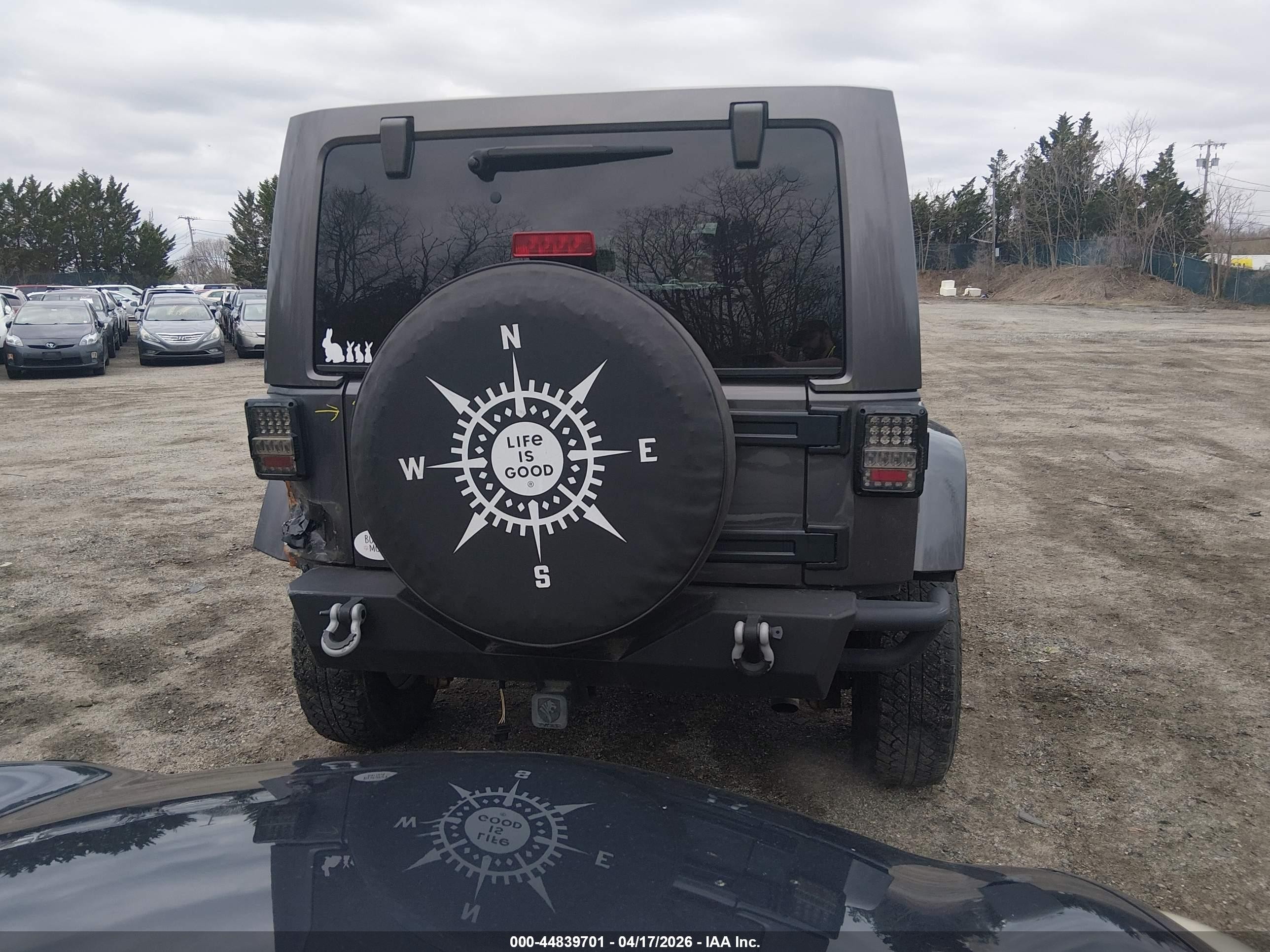 2014 Jeep Wrangler Unlimited Sahara Gray vin: 1C4BJWEG6EL272573