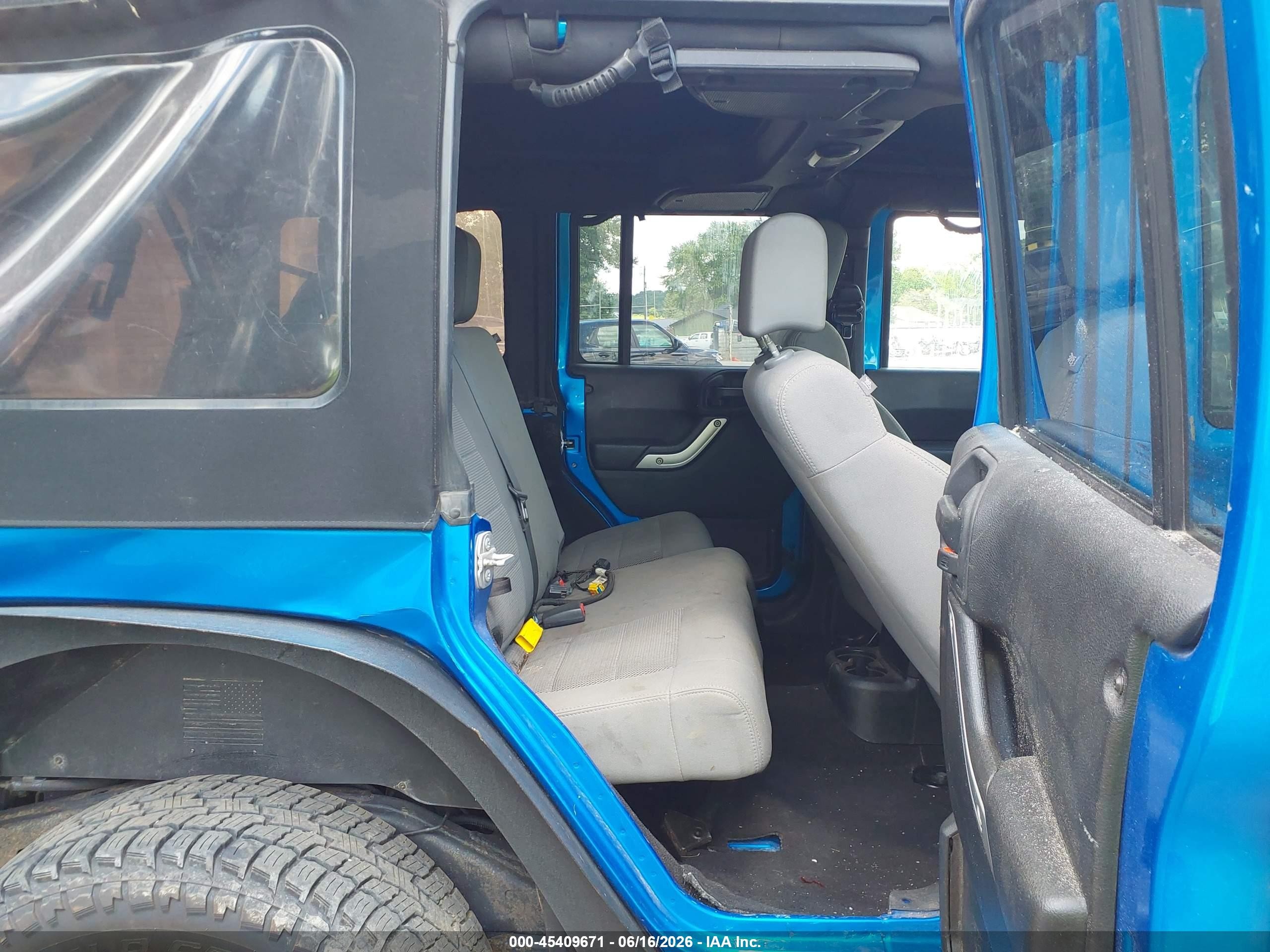 2015 Jeep Wrangler Unlimited Sahara Blue vin: 1C4BJWEG6FL525408