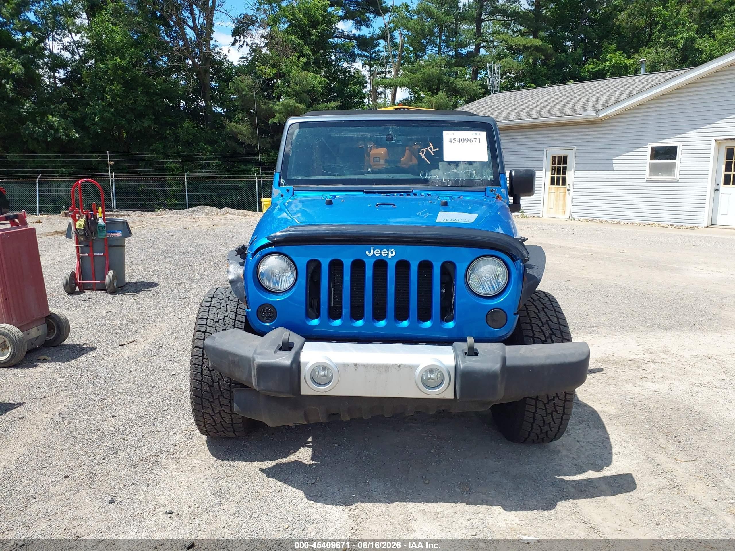 2015 Jeep Wrangler Unlimited Sahara Blue vin: 1C4BJWEG6FL525408