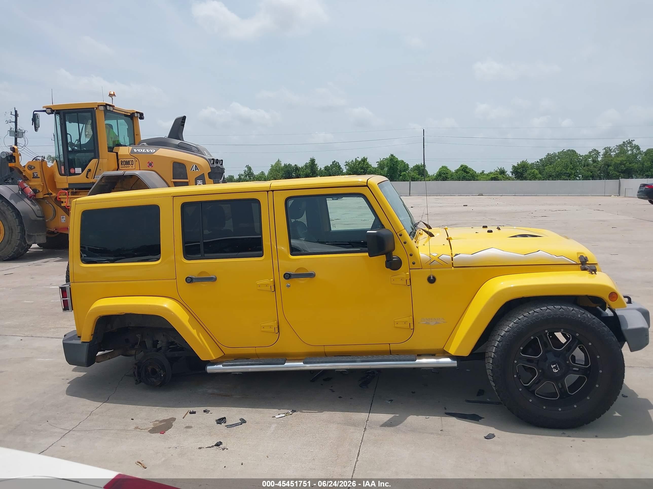2015 Jeep Wrangler Unlimited Wrangler X Yellow vin: 1C4BJWEG6FL627985