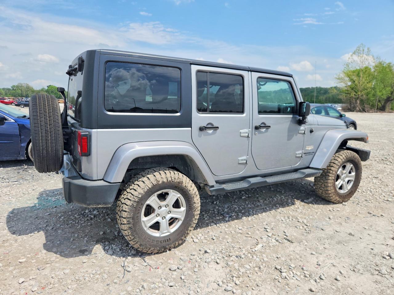 2015 Jeep Wrangler Unlimited Sahara Silver vin: 1C4BJWEG6FL629347