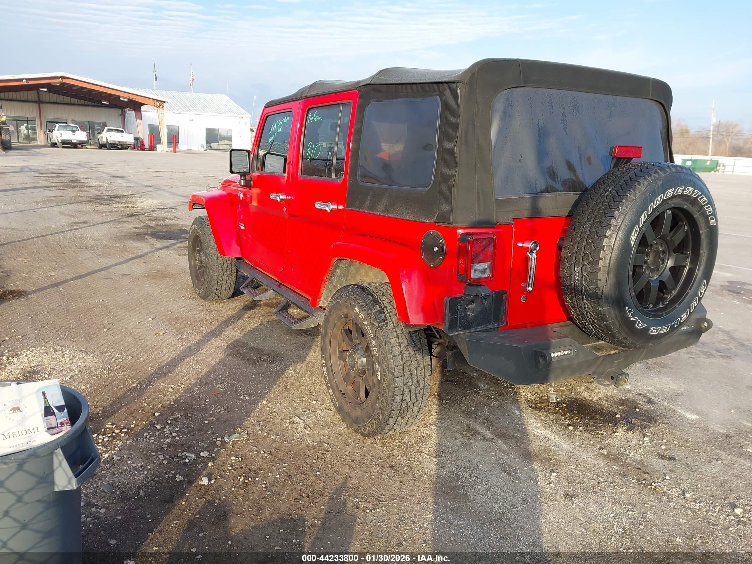 2015 Jeep Wrangler Unlimited Sahara Red vin: 1C4BJWEG6FL654944