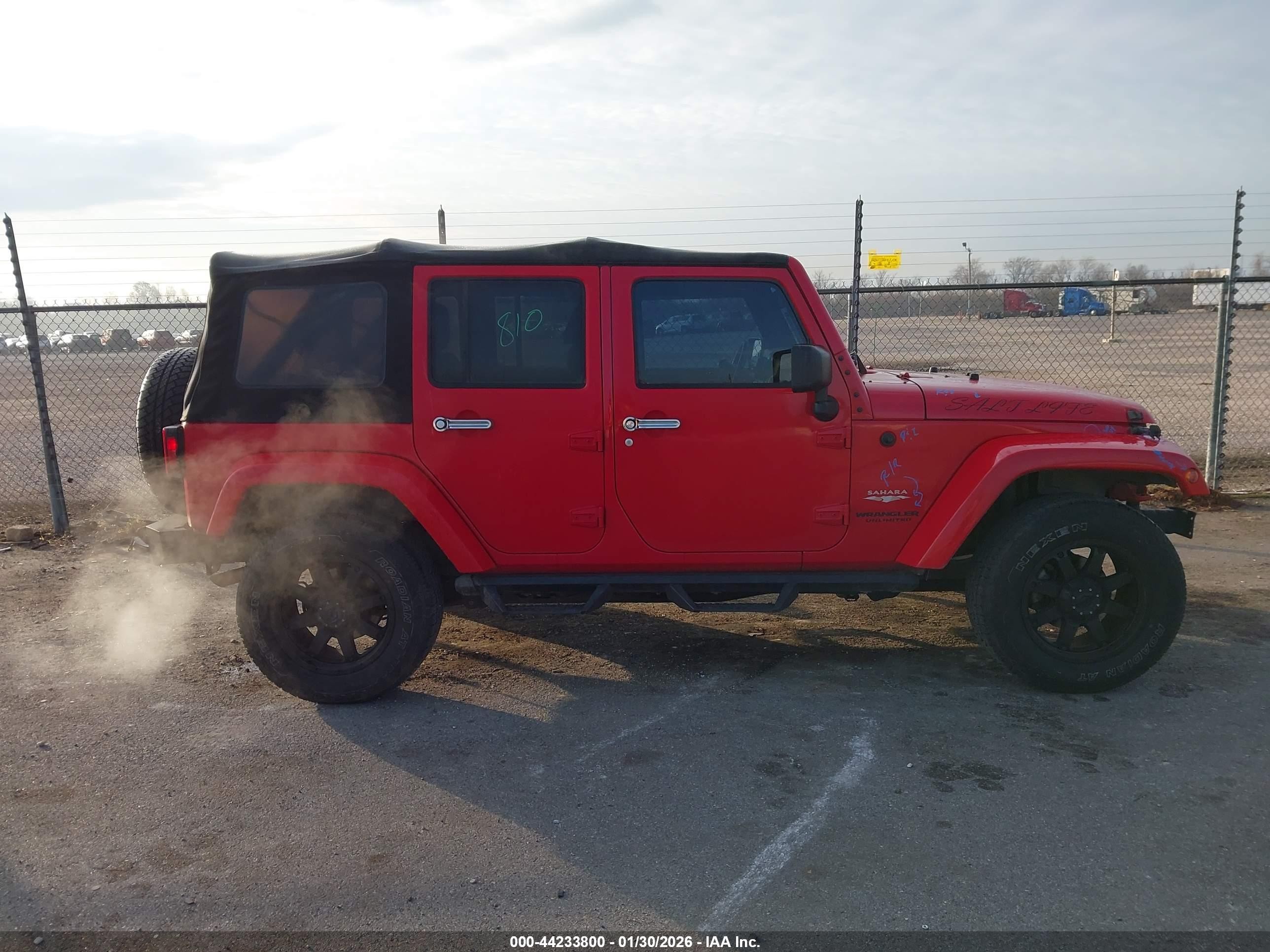 2015 Jeep Wrangler Unlimited Sahara Red vin: 1C4BJWEG6FL654944