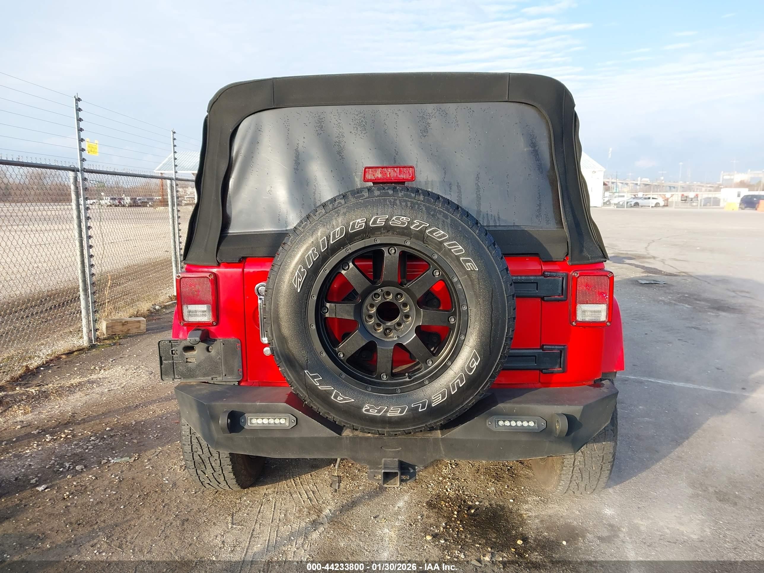 2015 Jeep Wrangler Unlimited Sahara Red vin: 1C4BJWEG6FL654944