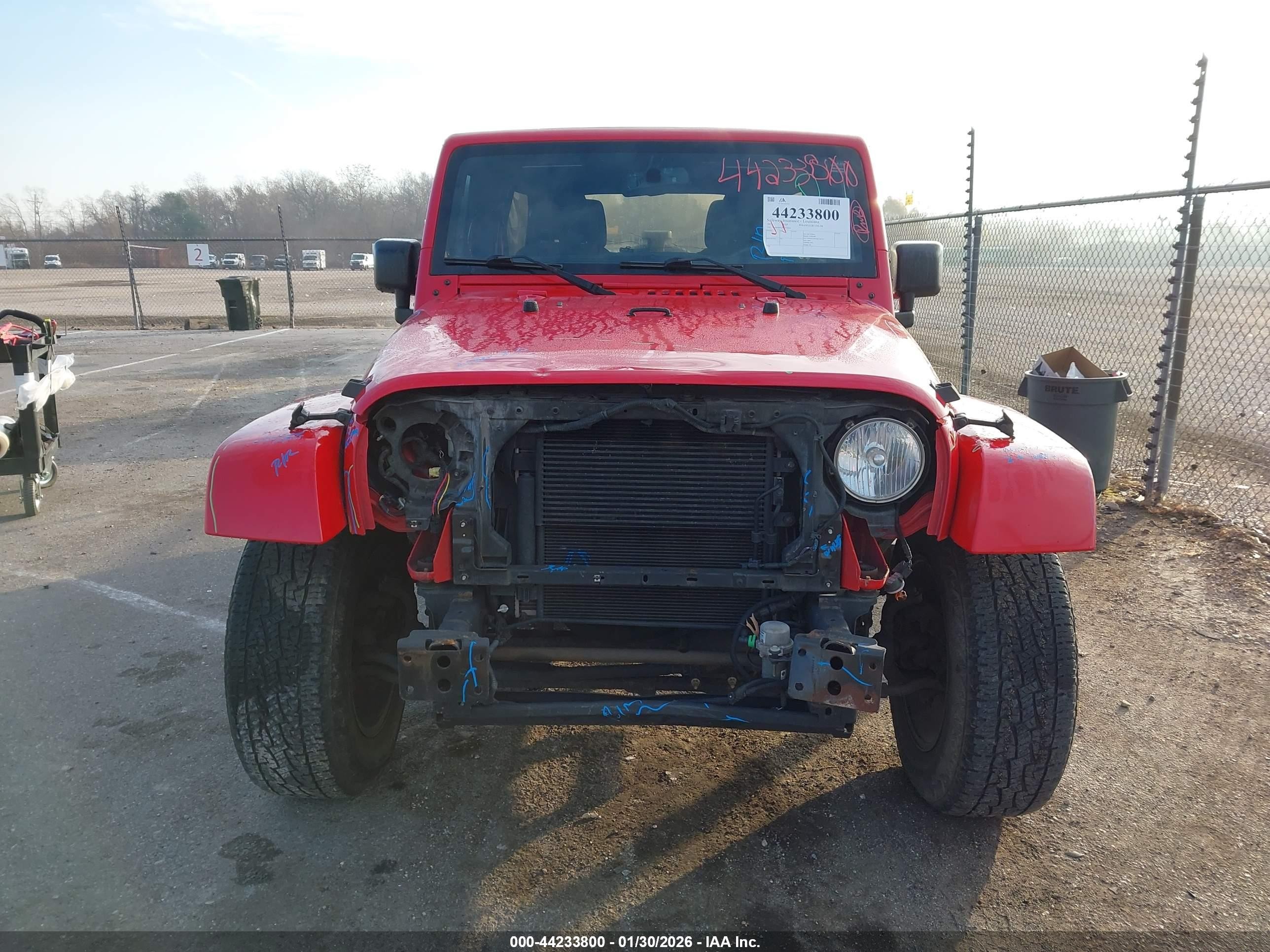 2015 Jeep Wrangler Unlimited Sahara Red vin: 1C4BJWEG6FL654944