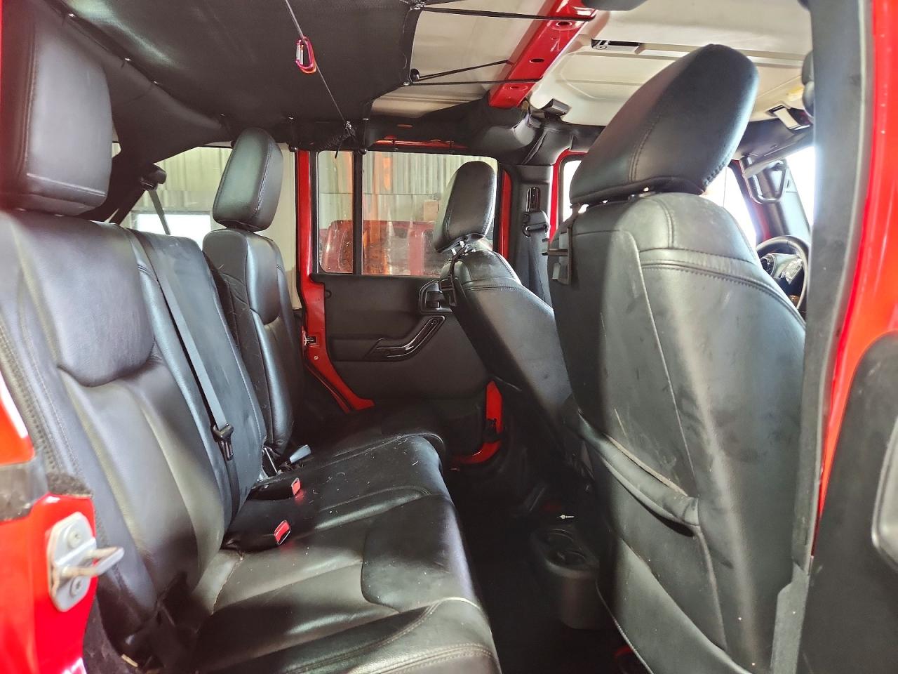 2015 Jeep Wrangler Unlimited Sahara Red vin: 1C4BJWEG6FL688558