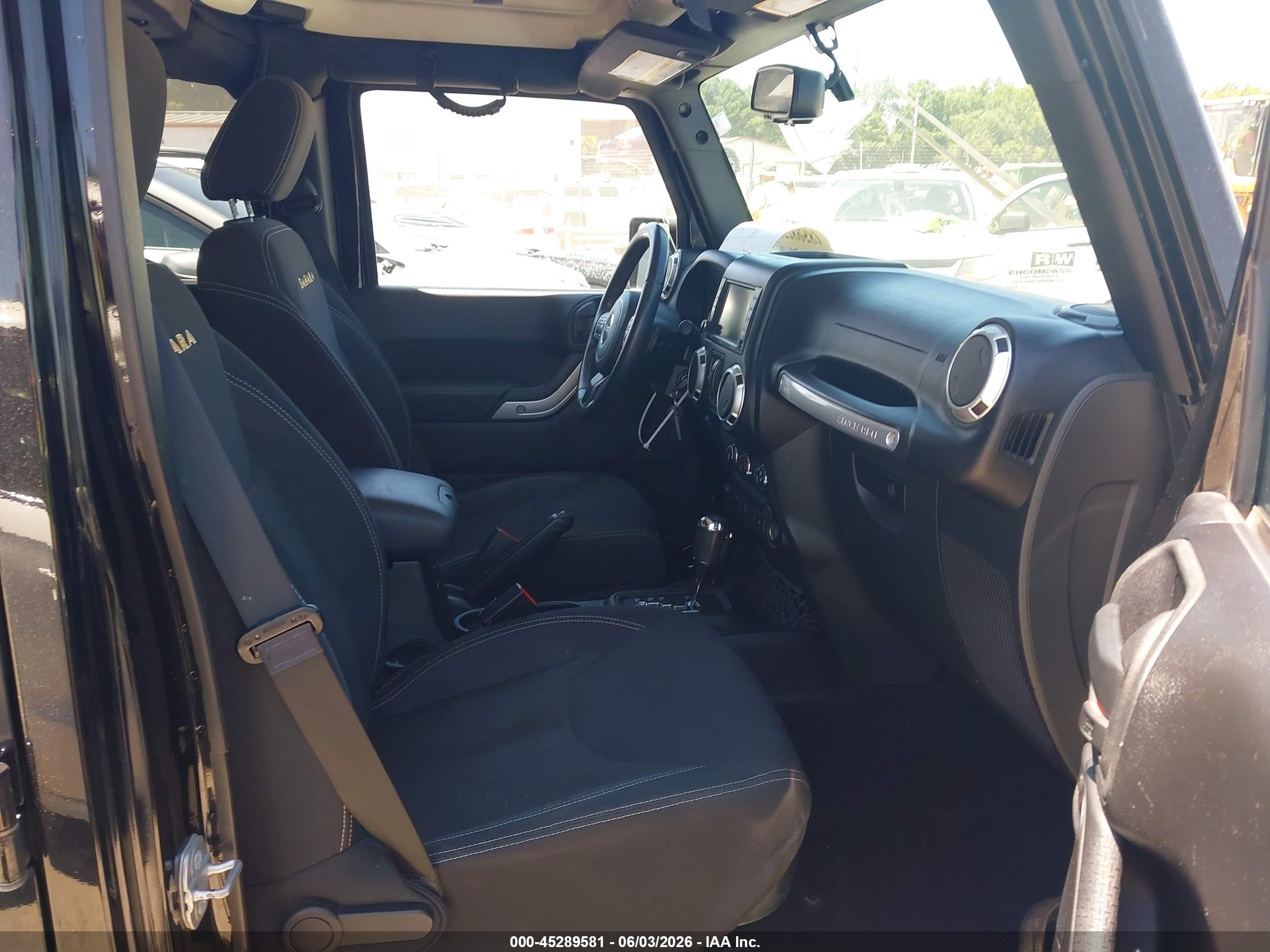 2015 Jeep Wrangler Unlimited Sahara Black vin: 1C4BJWEG6FL739640