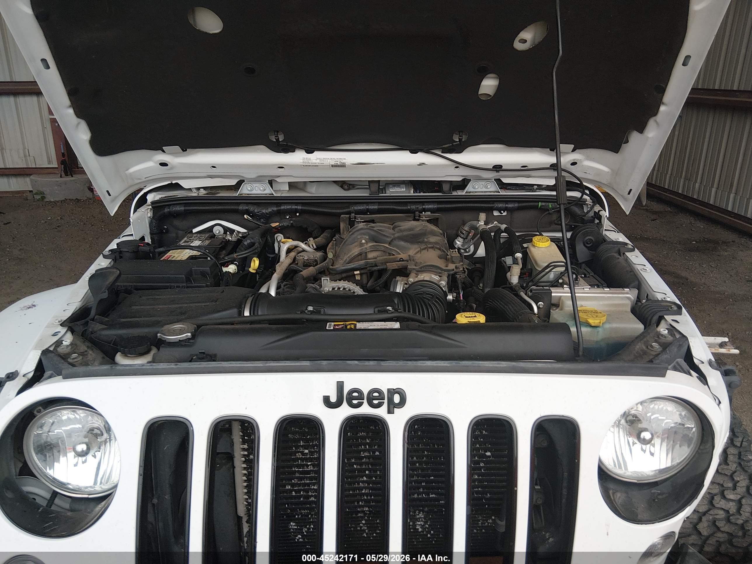 2015 Jeep Wrangler Unlimited Altitude White vin: 1C4BJWEG6FL742585